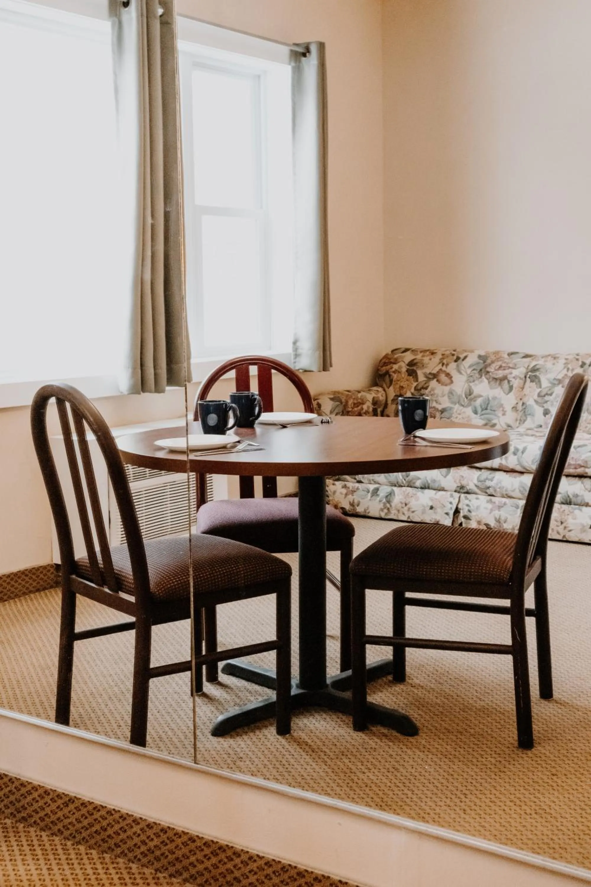 Living room in Carriage House Country Club