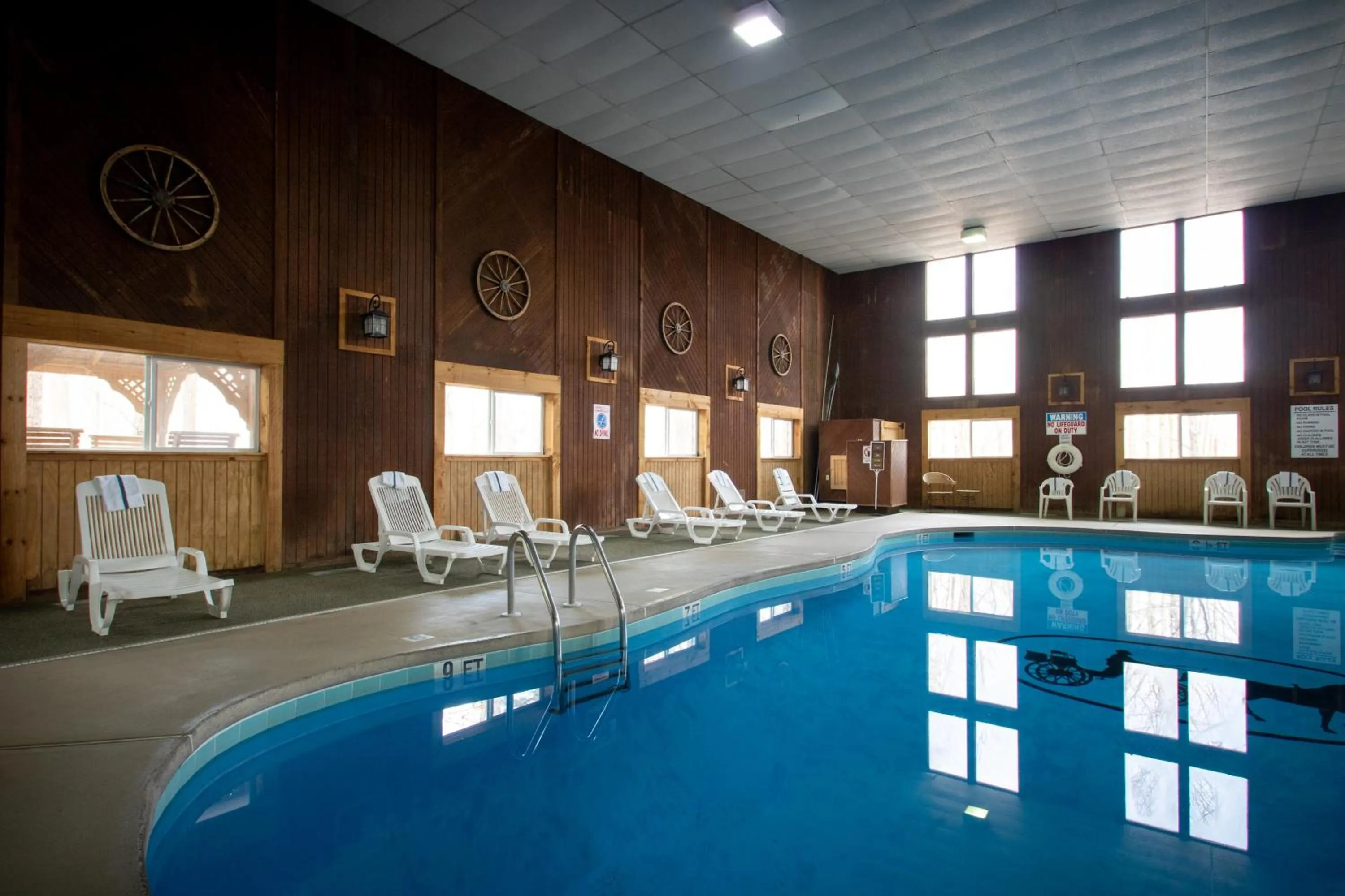 Swimming pool in Carriage House Country Club