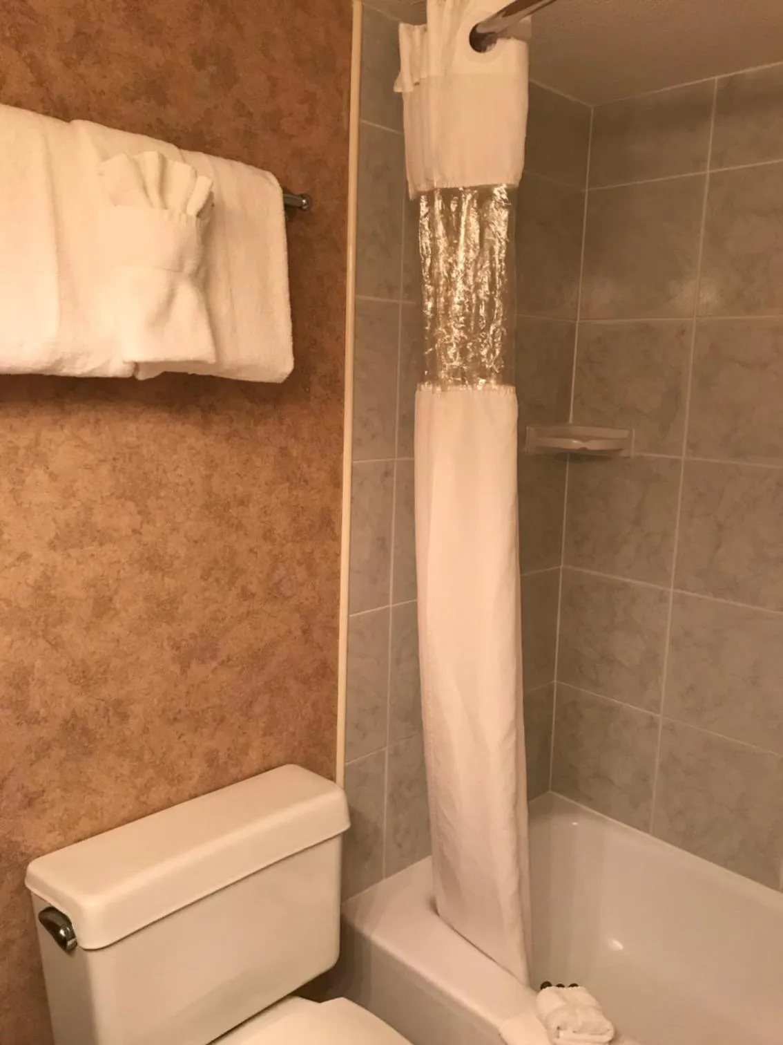 Bathroom in Lakeview Golf Resort