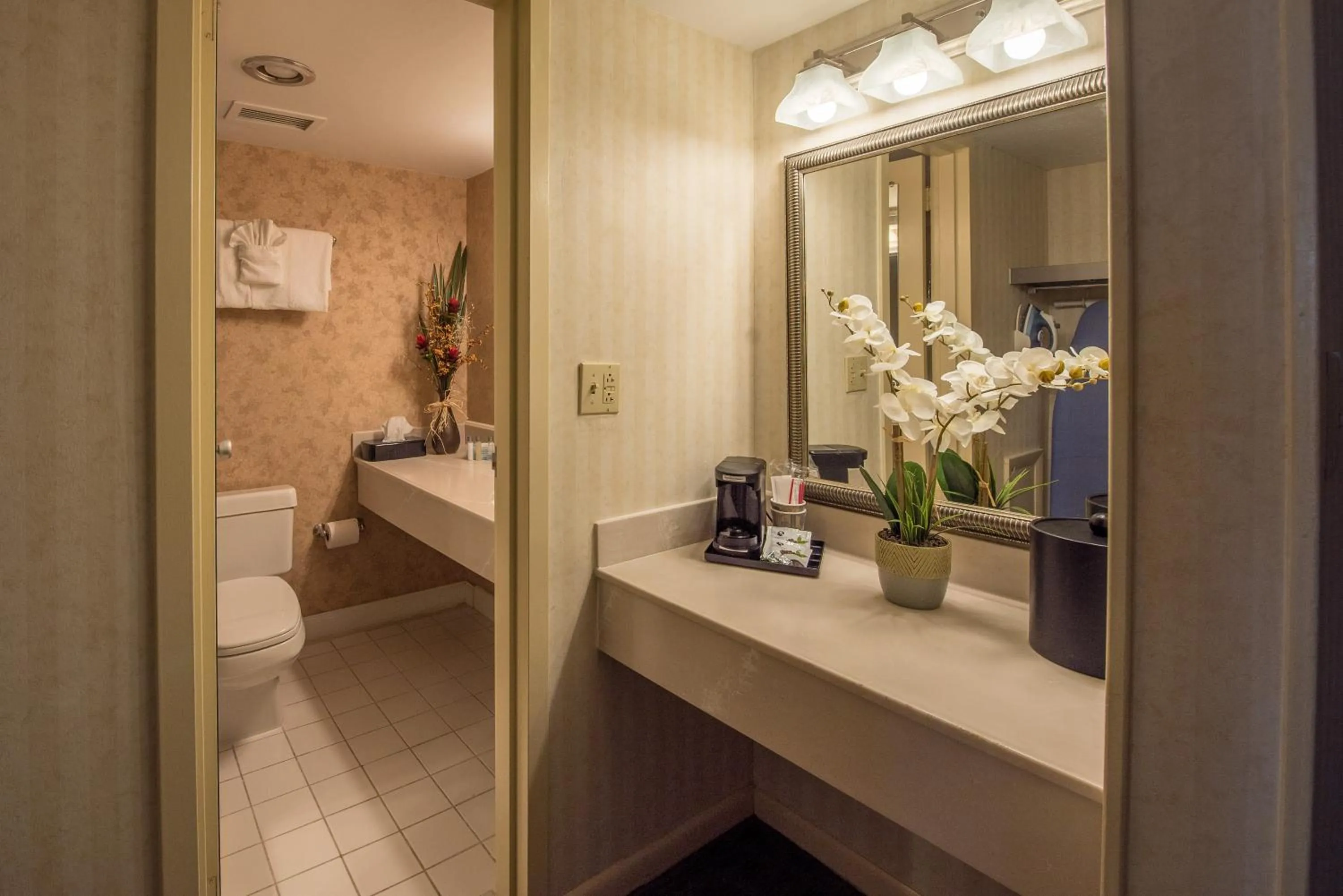Bathroom in Lakeview Golf Resort