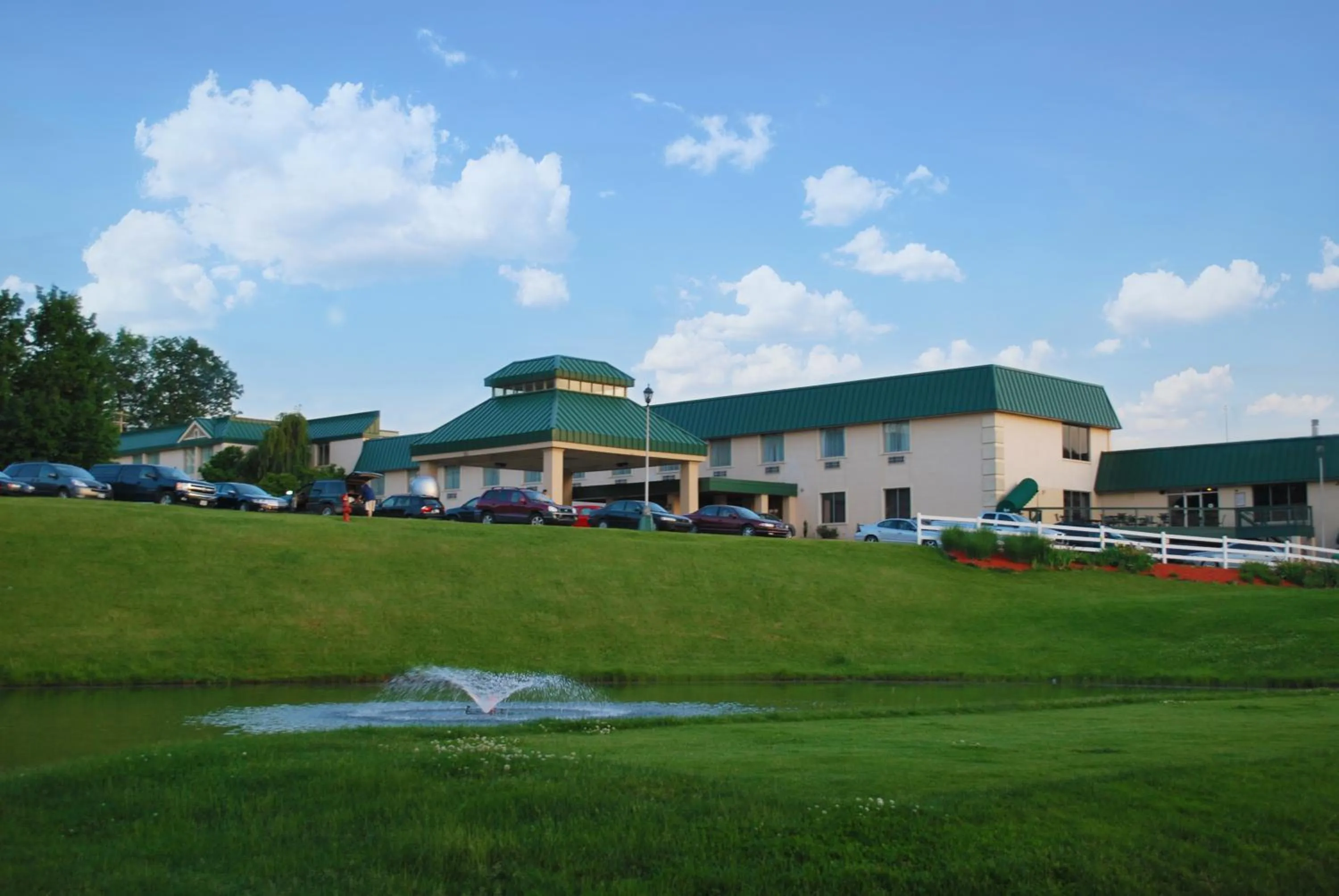 Facade/entrance in Lakeview Golf Resort