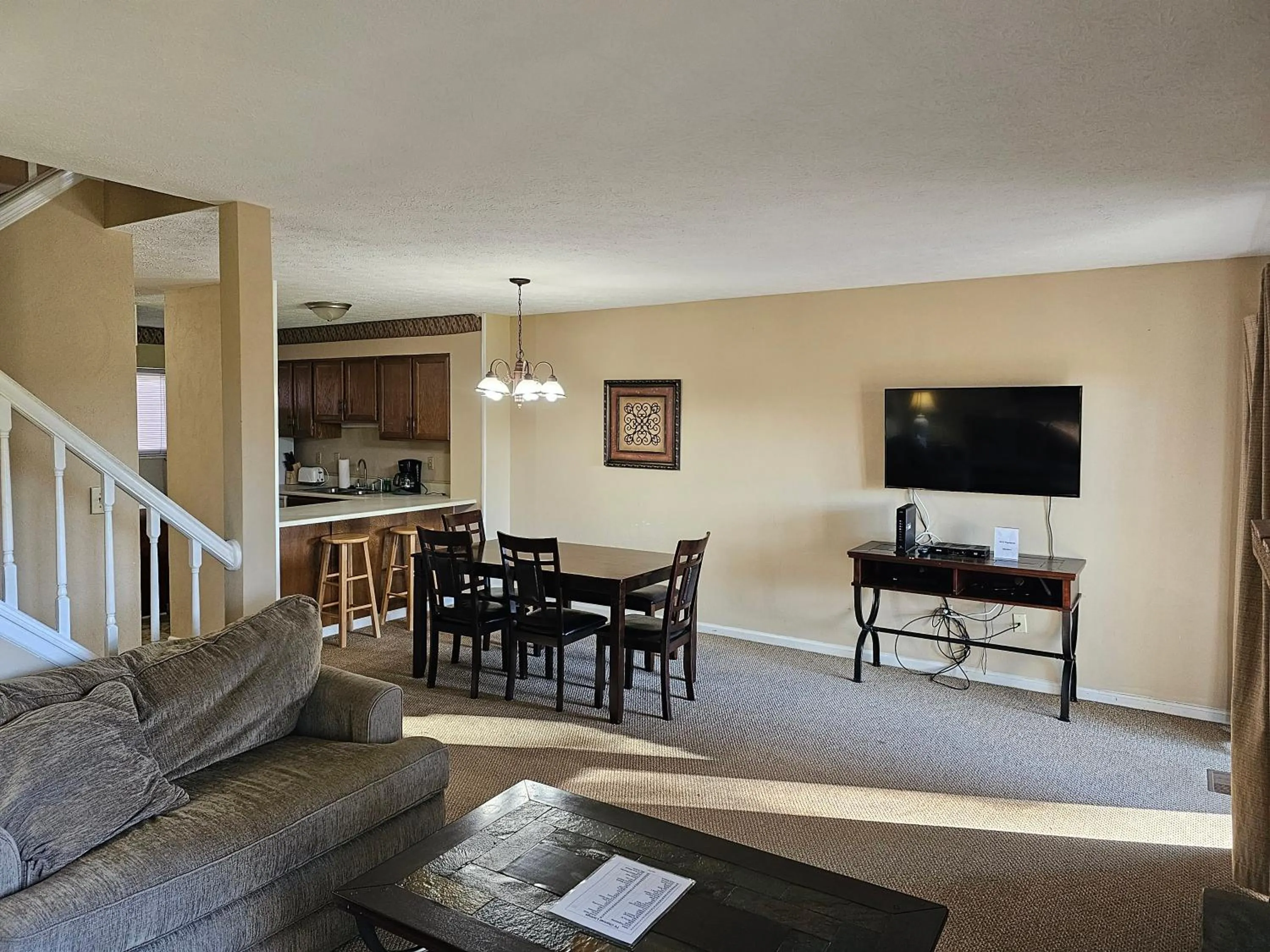 Communal lounge/ TV room in Lakeview Golf Resort