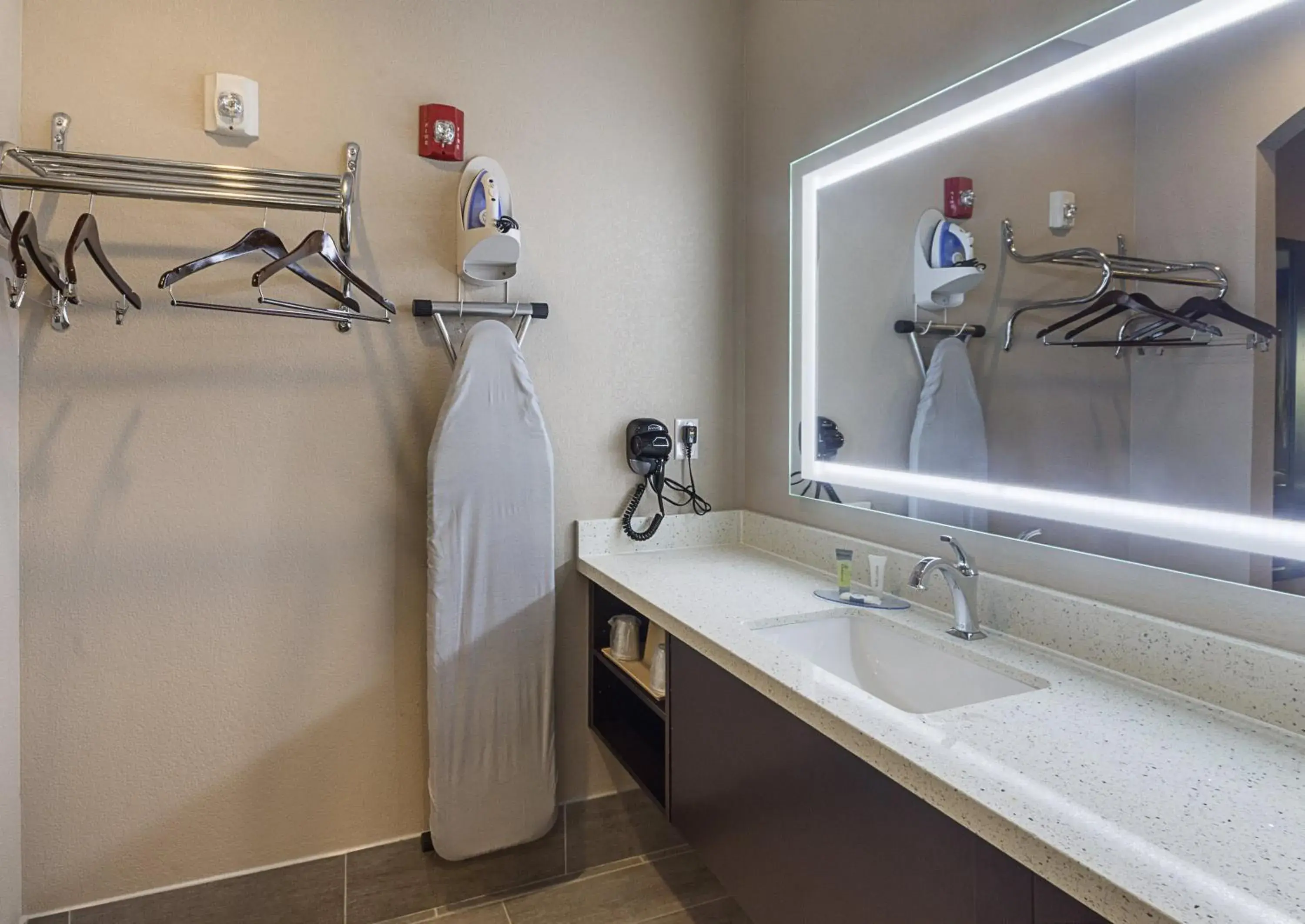 Bathroom in Econo Lodge Inn & Suites Houston