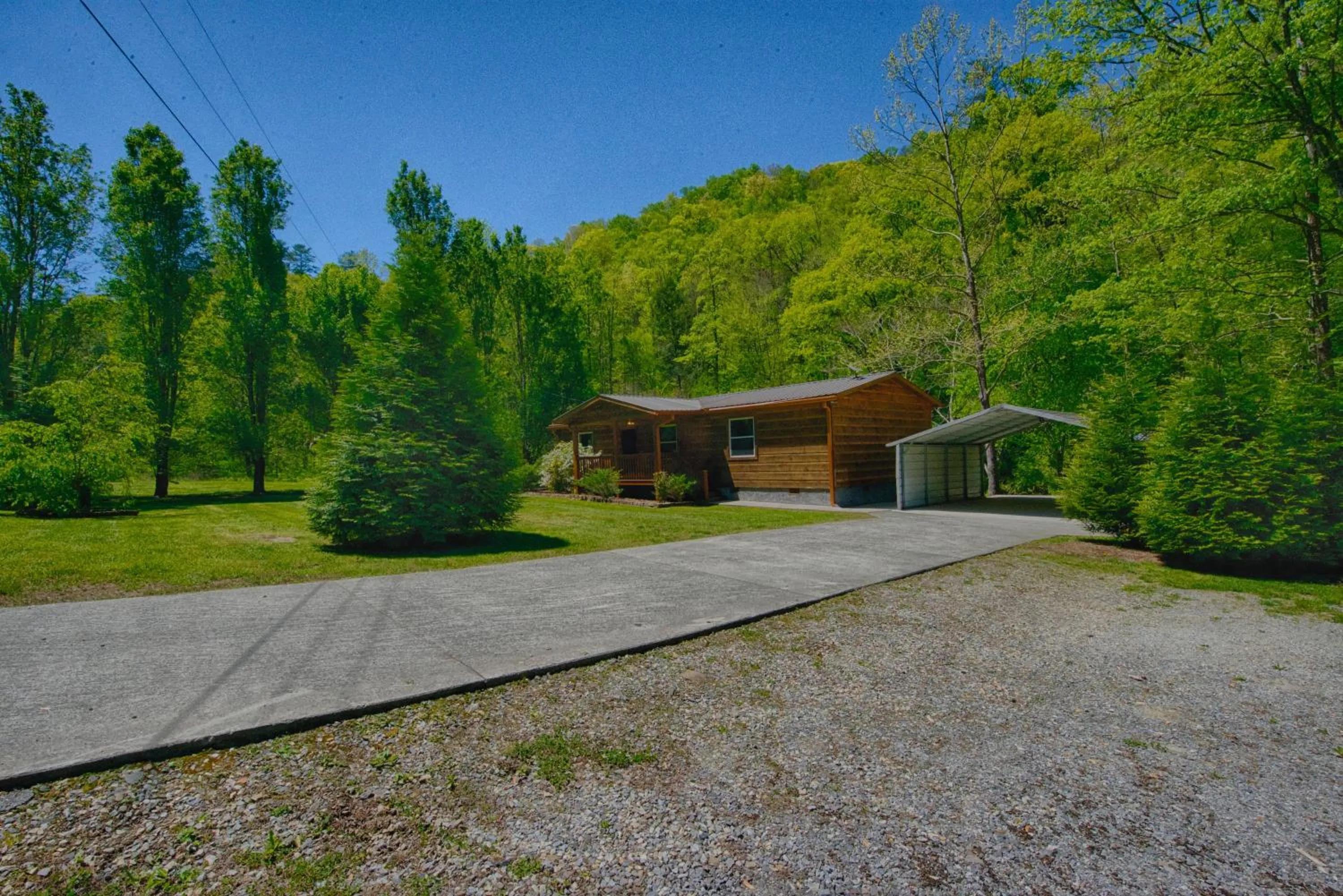 Property building in Historic Tapoco Lodge Resort