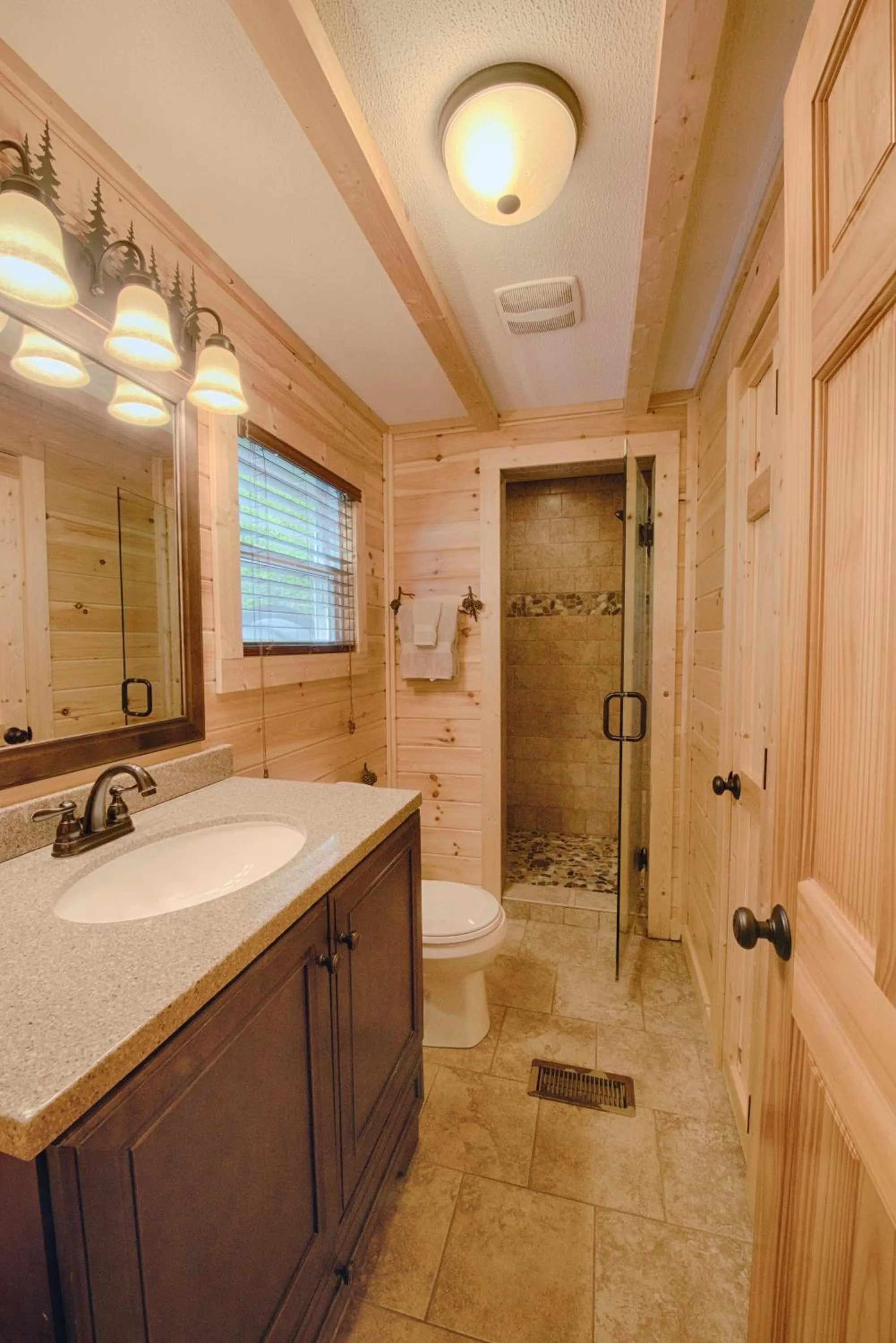 Shower in Historic Tapoco Lodge Resort
