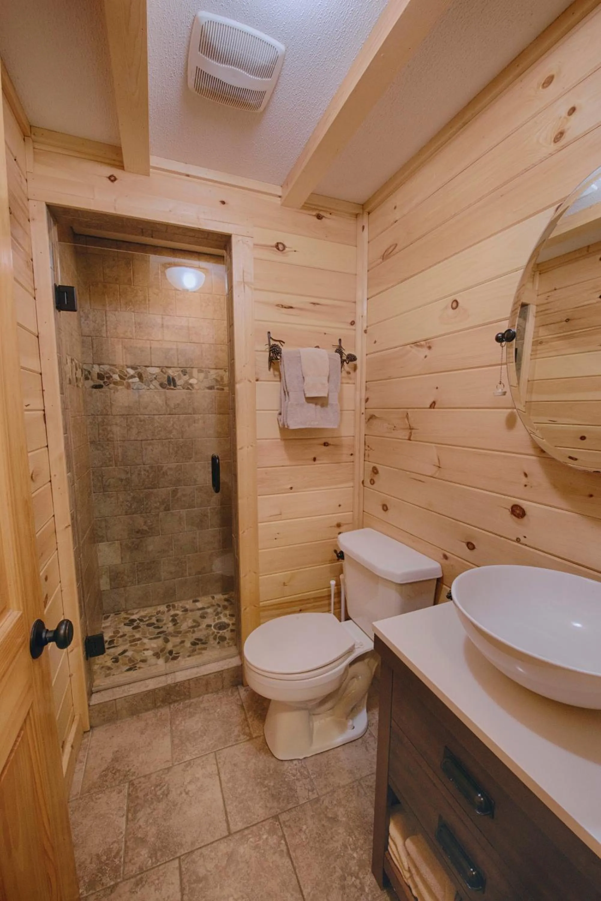 Shower in Historic Tapoco Lodge Resort