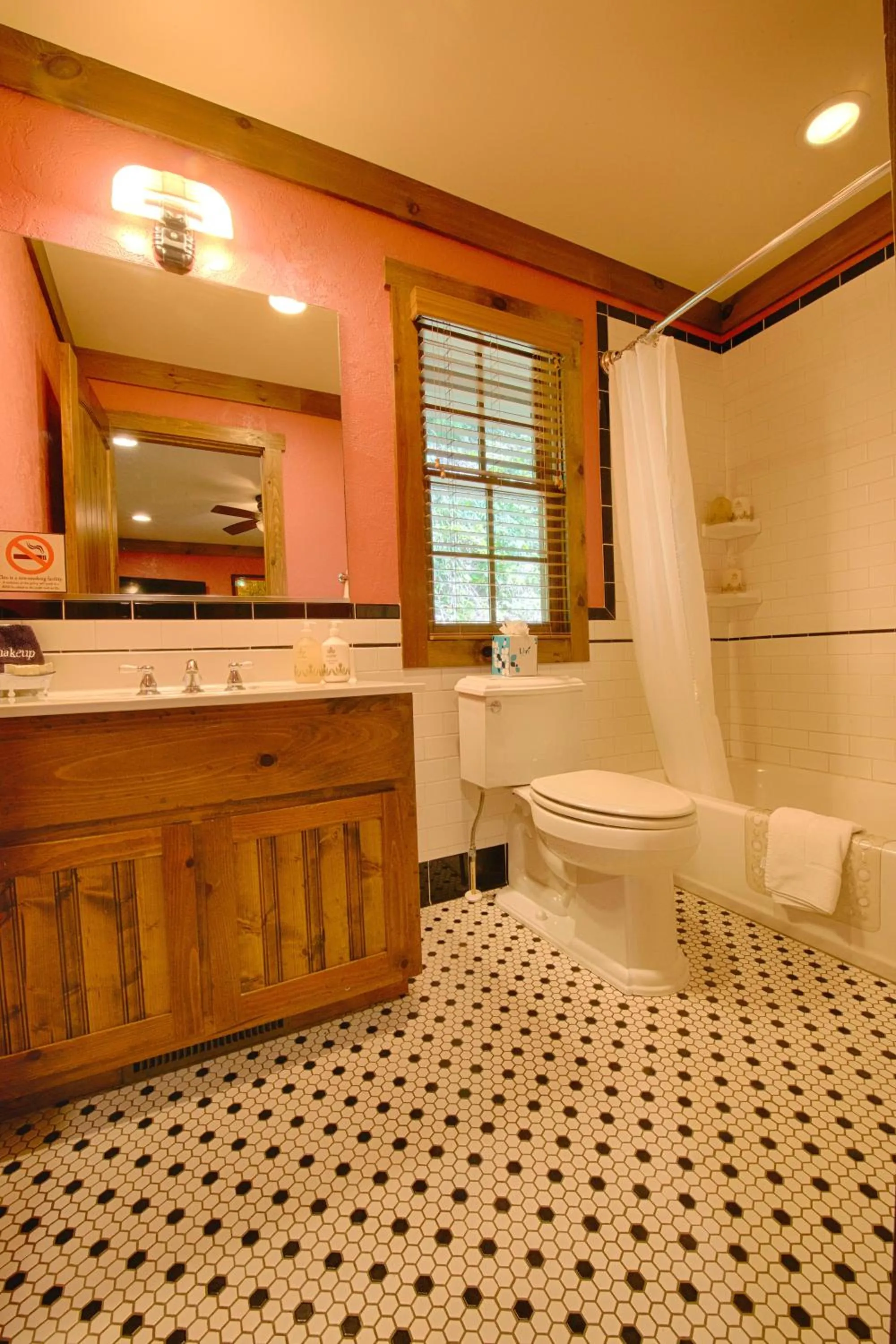 Shower in Historic Tapoco Lodge Resort