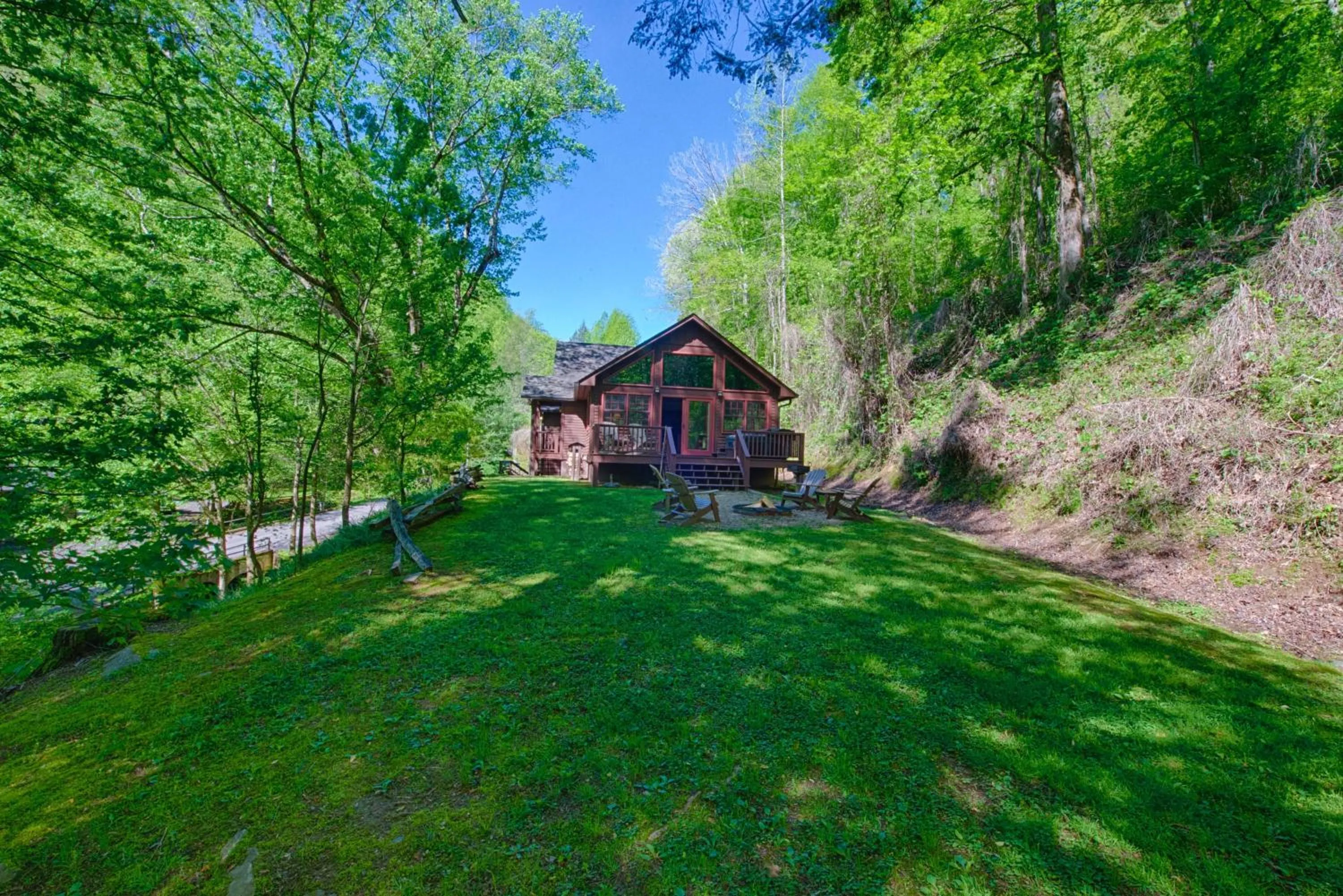 Property building in Historic Tapoco Lodge Resort