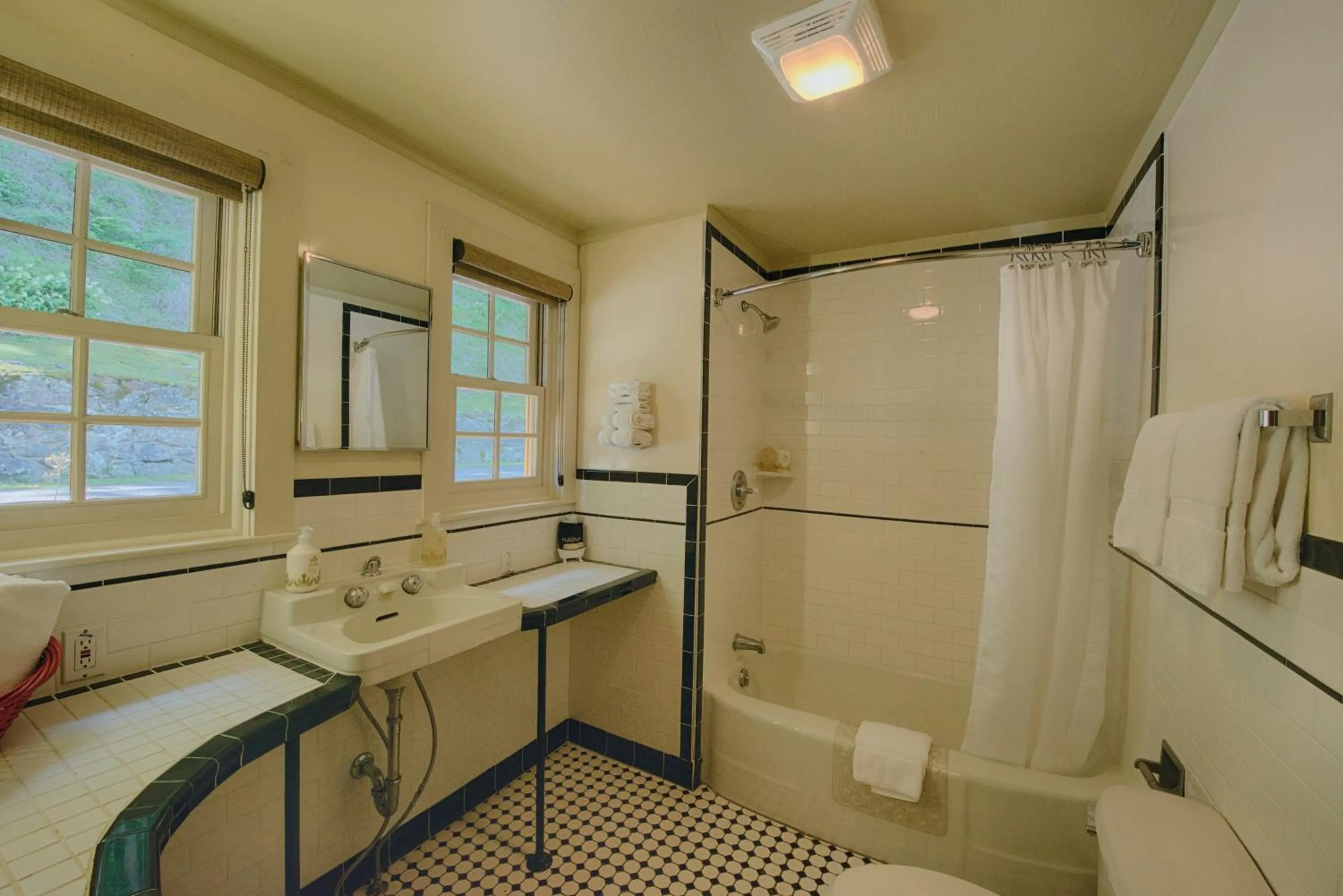 Shower in Historic Tapoco Lodge Resort