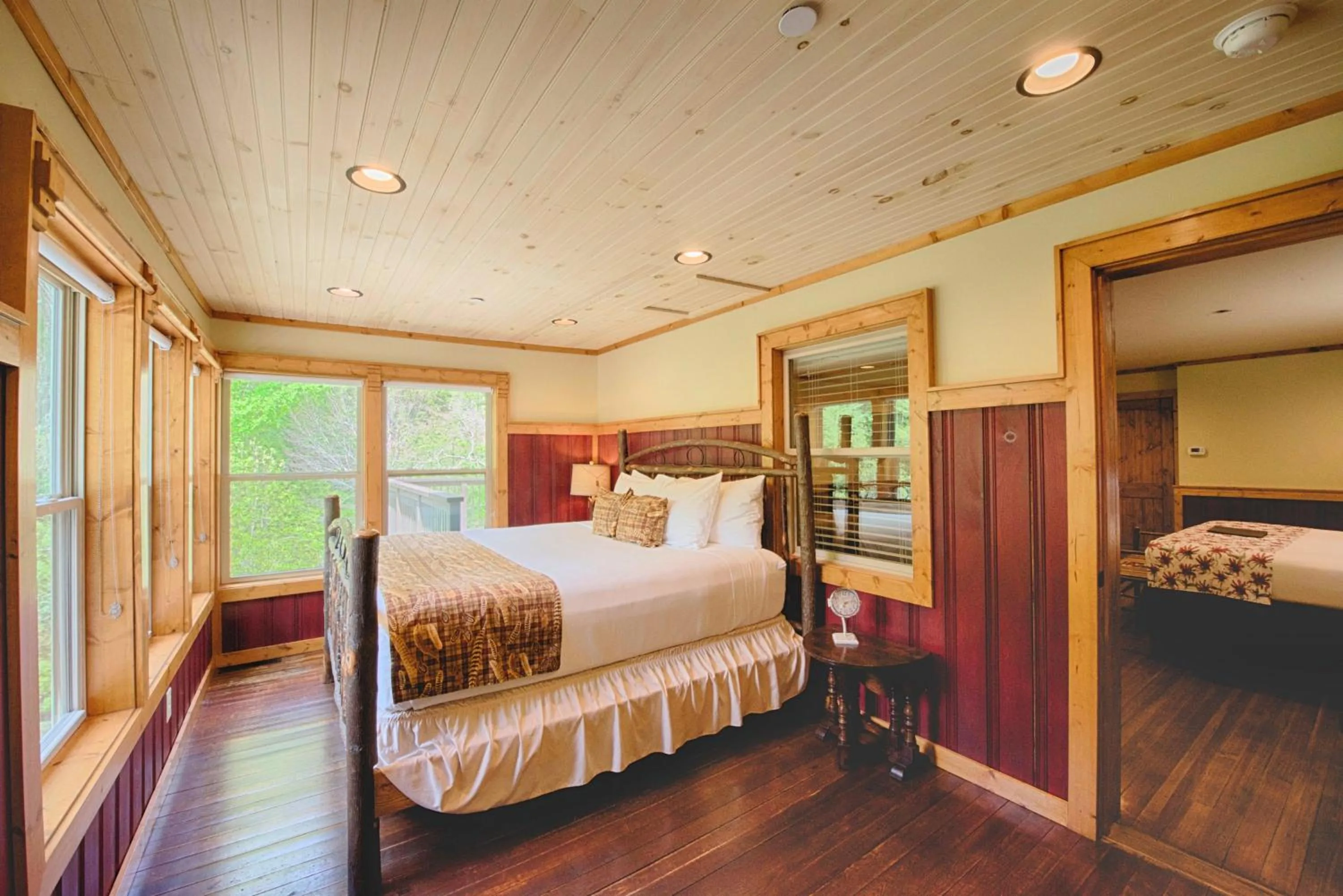 Bed in Historic Tapoco Lodge Resort