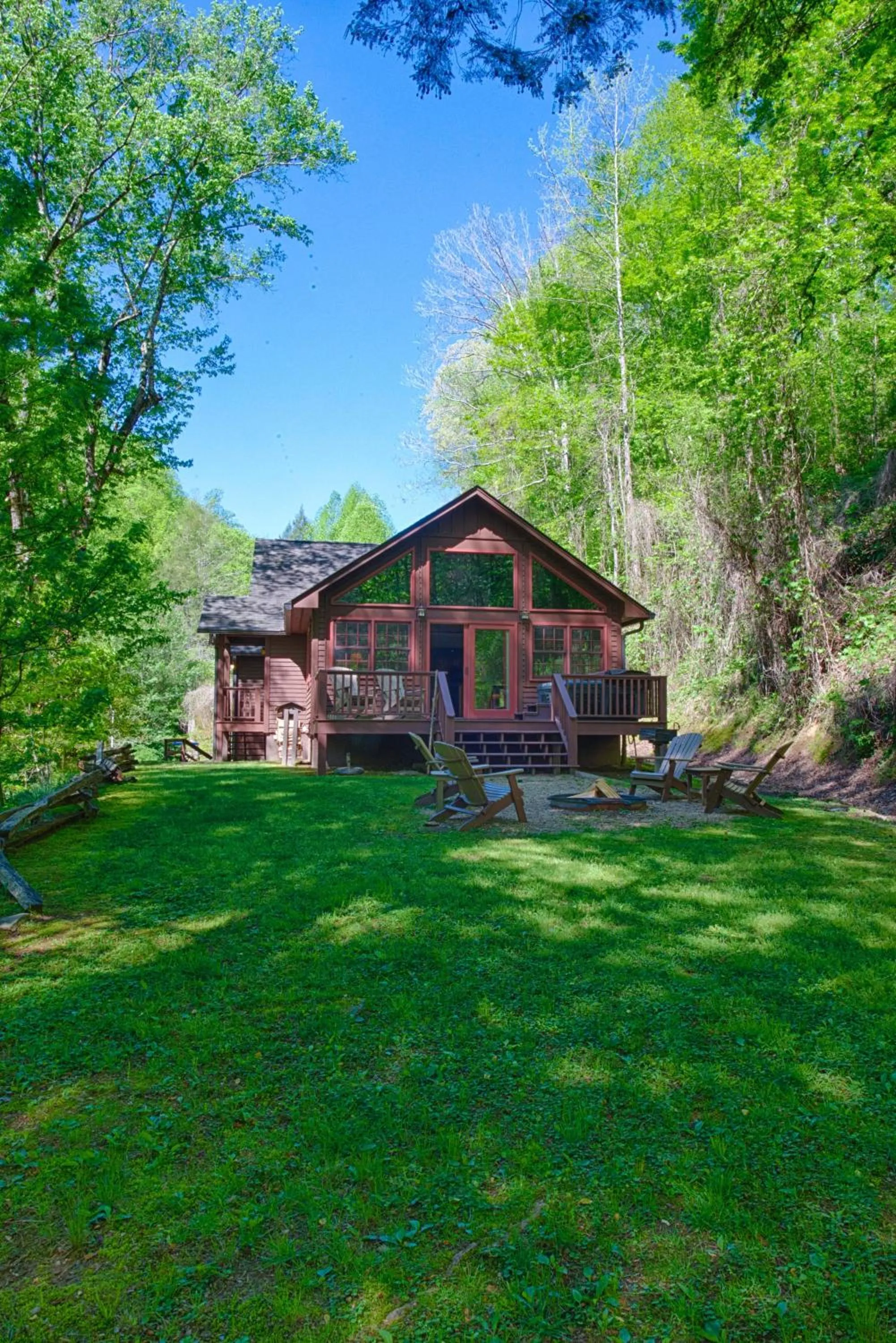 Property building in Historic Tapoco Lodge Resort