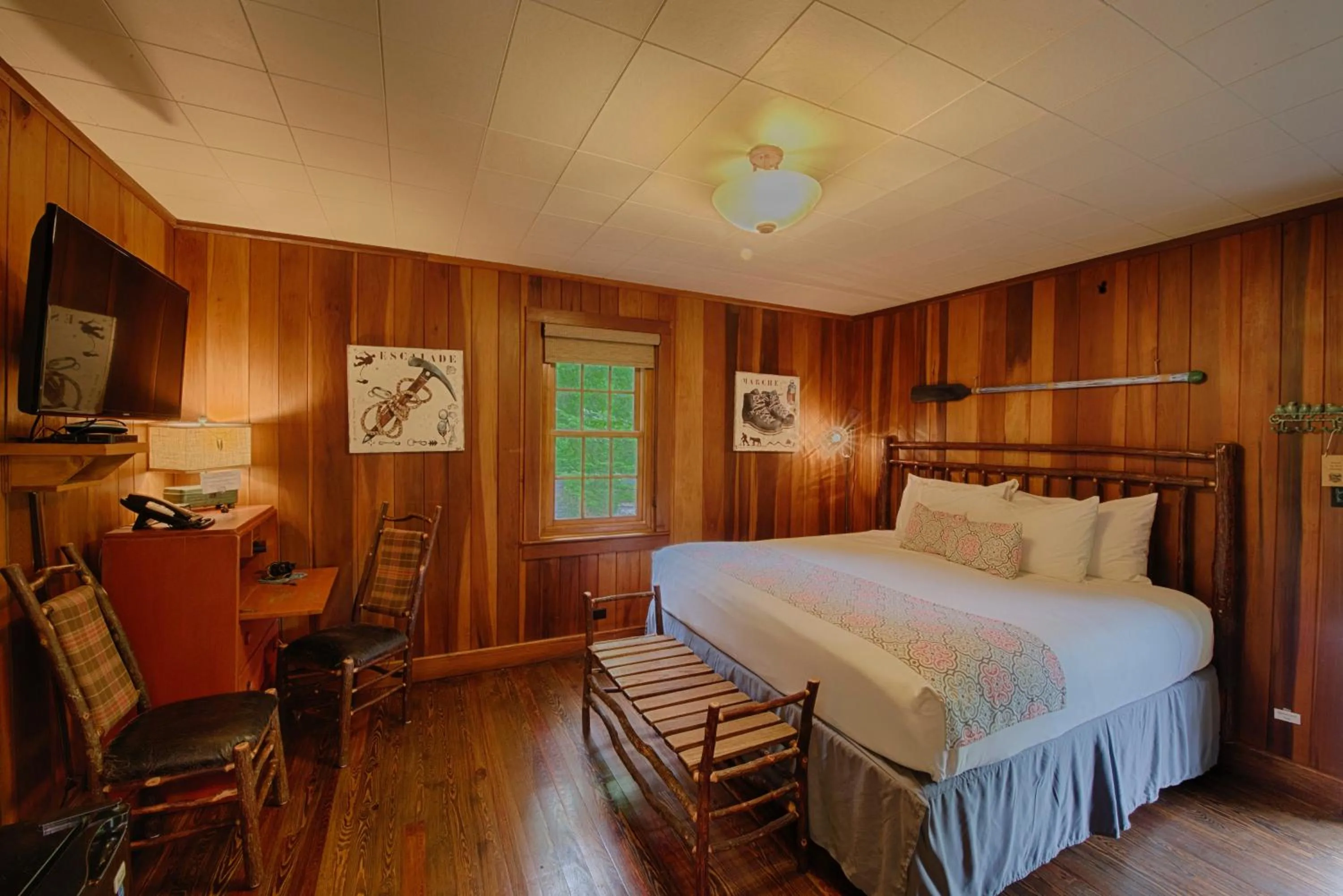 Bed in Historic Tapoco Lodge Resort