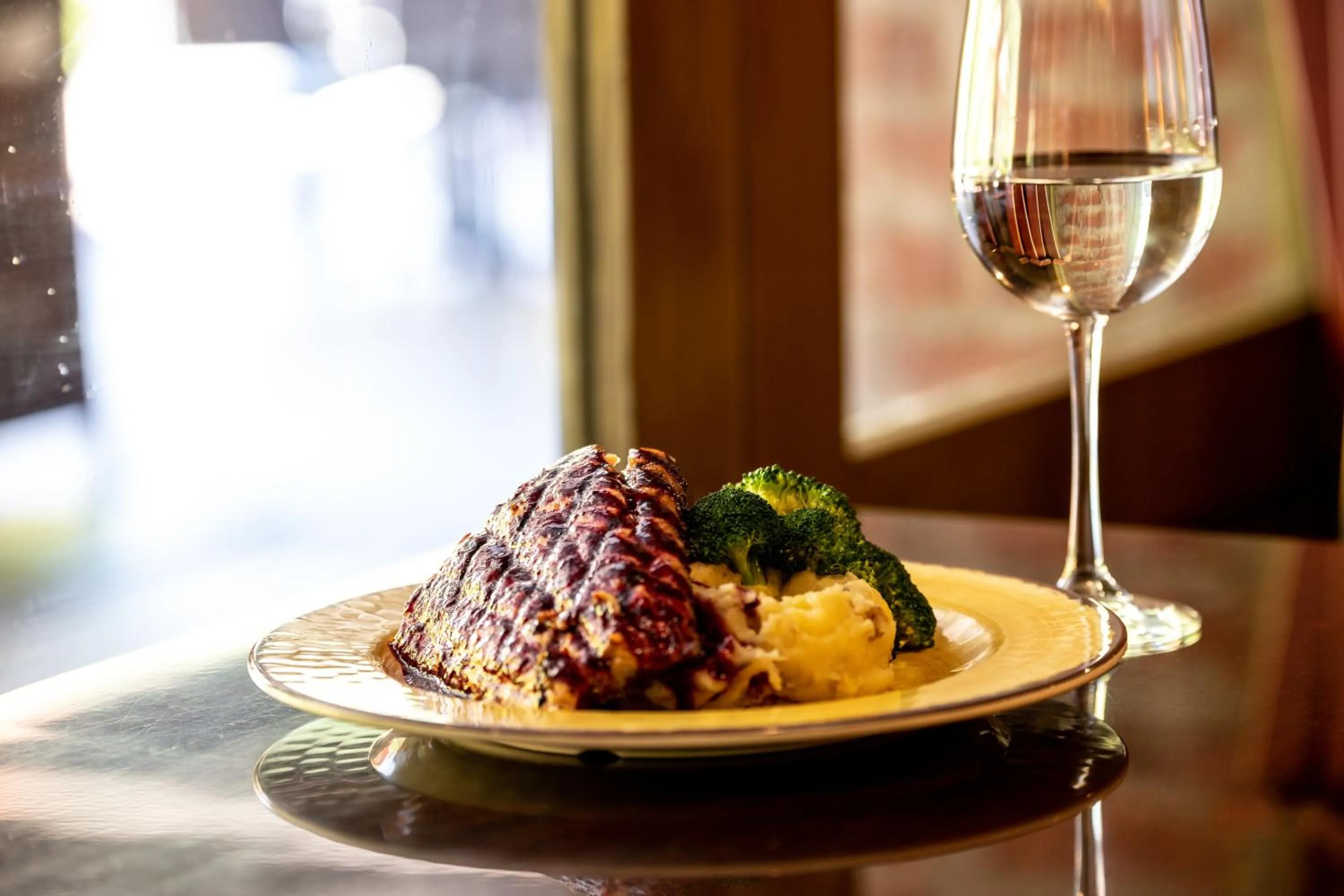 Food and drinks in Historic Tapoco Lodge Resort