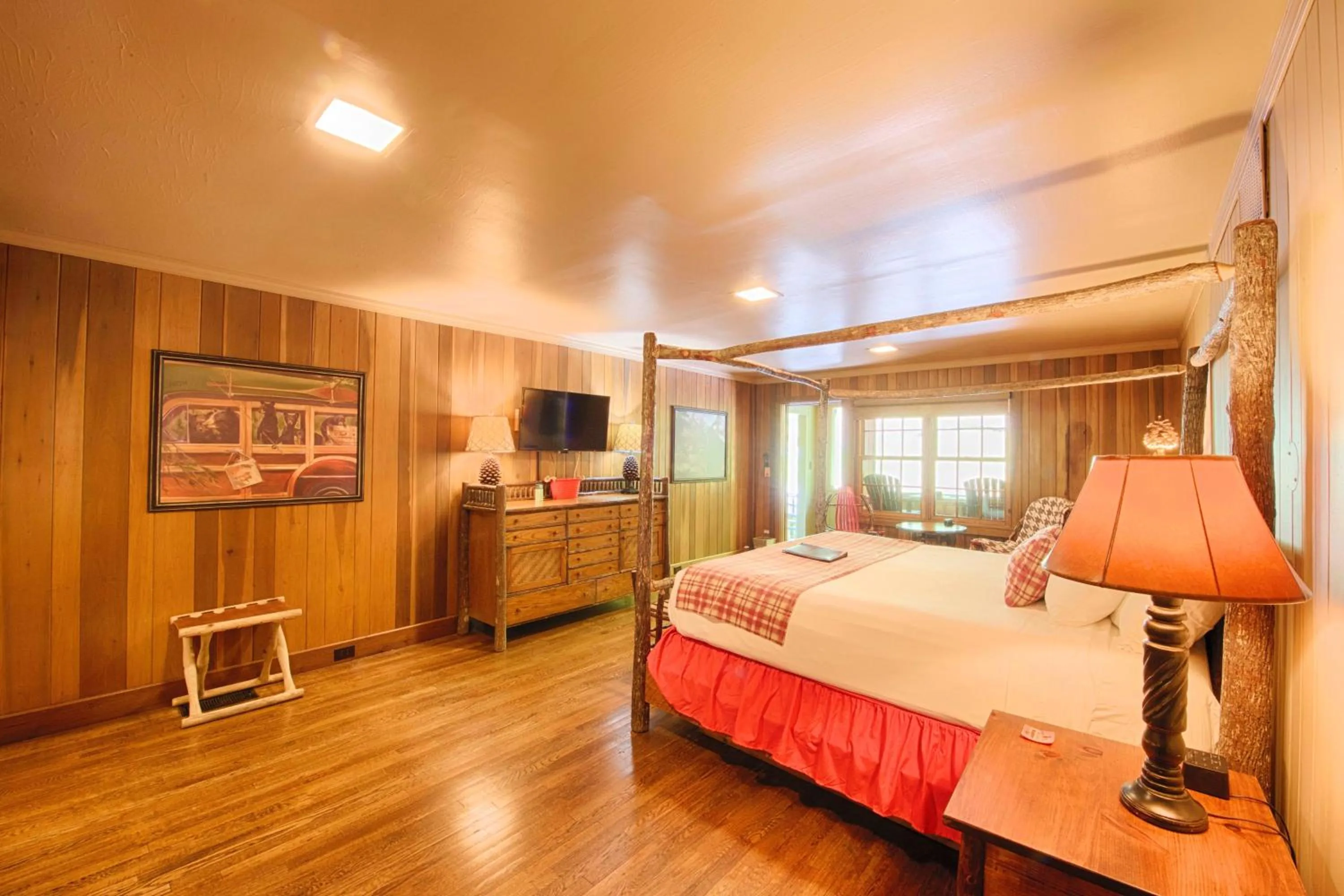 Bed in Historic Tapoco Lodge Resort