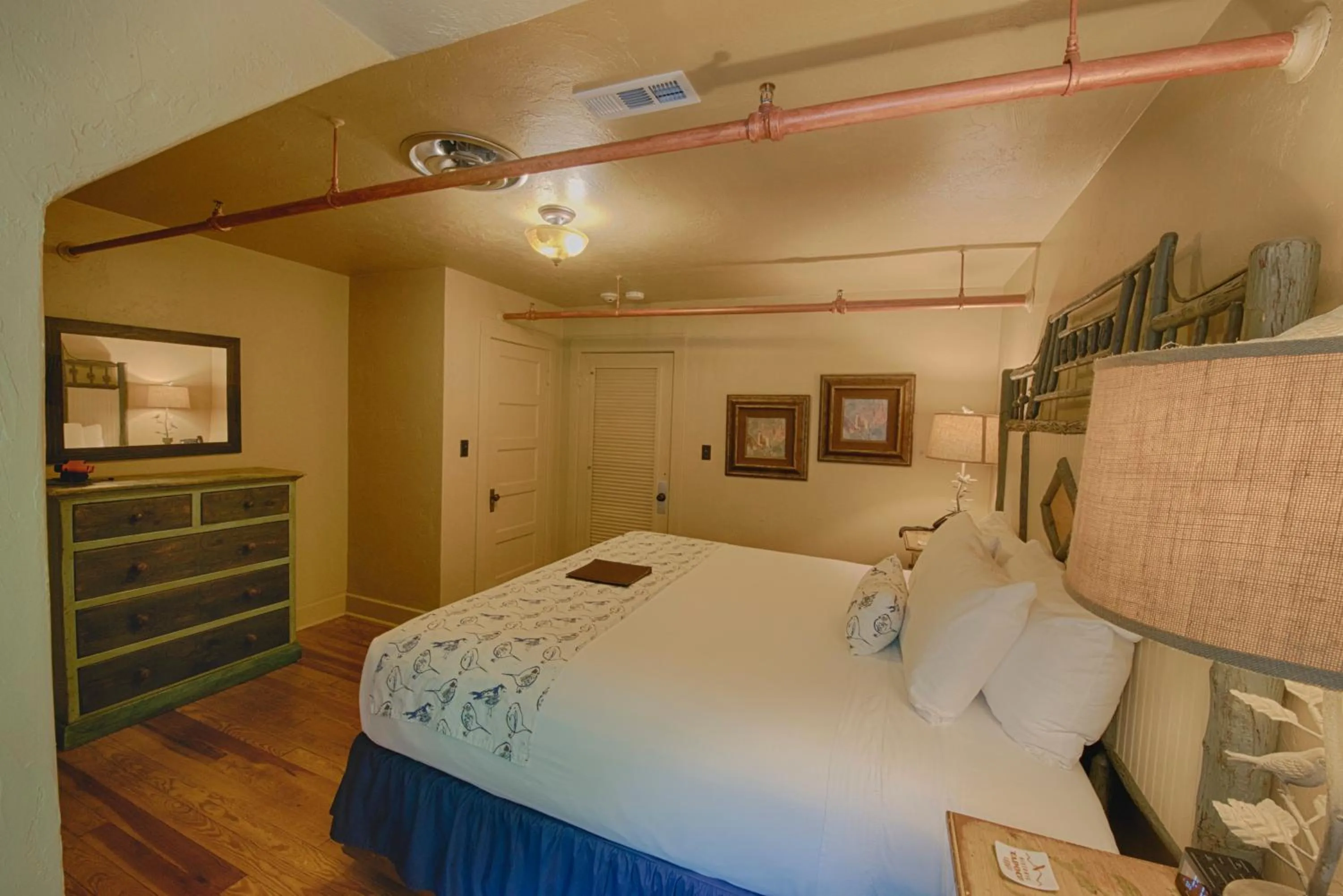 Bed in Historic Tapoco Lodge Resort