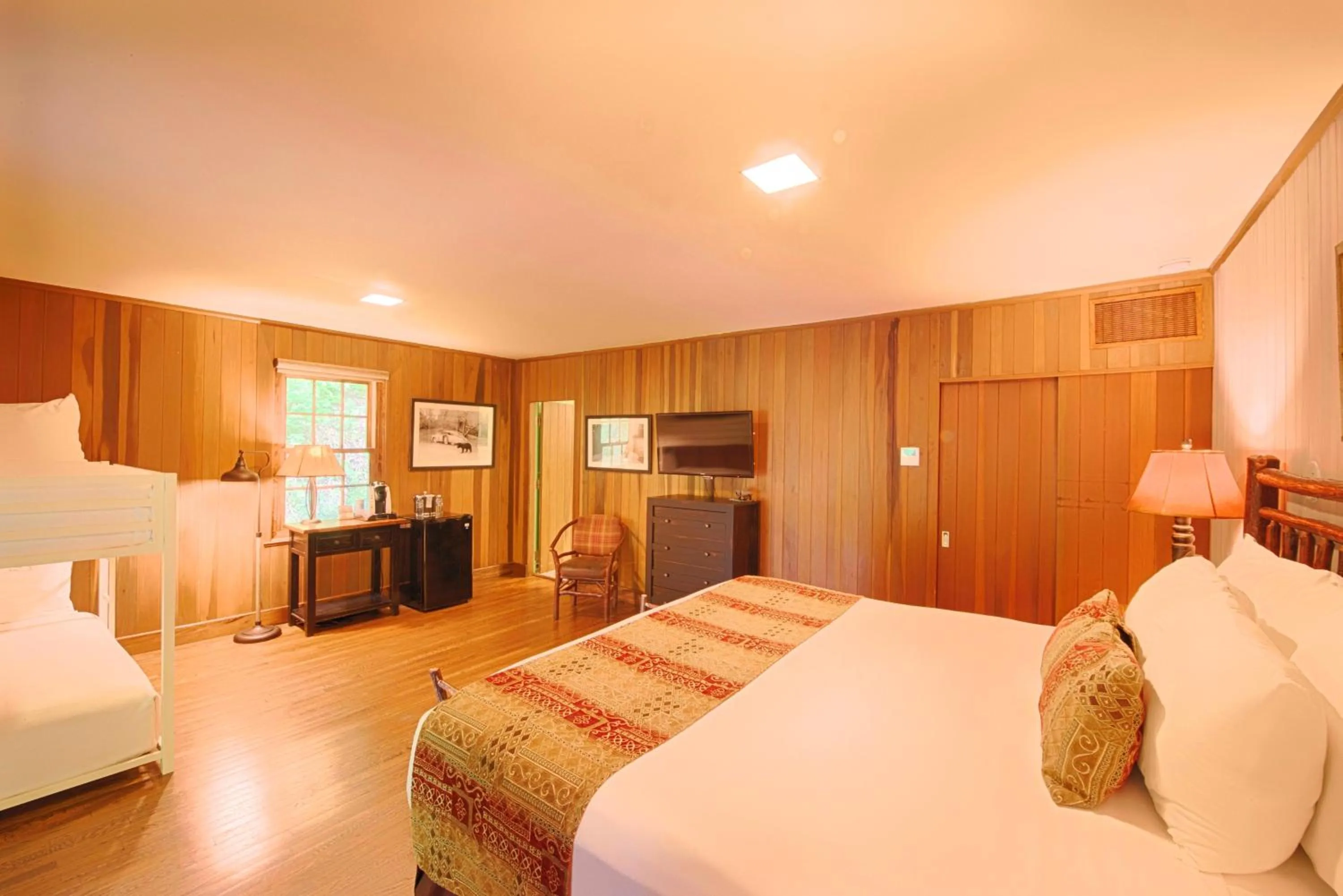 Bed in Historic Tapoco Lodge Resort