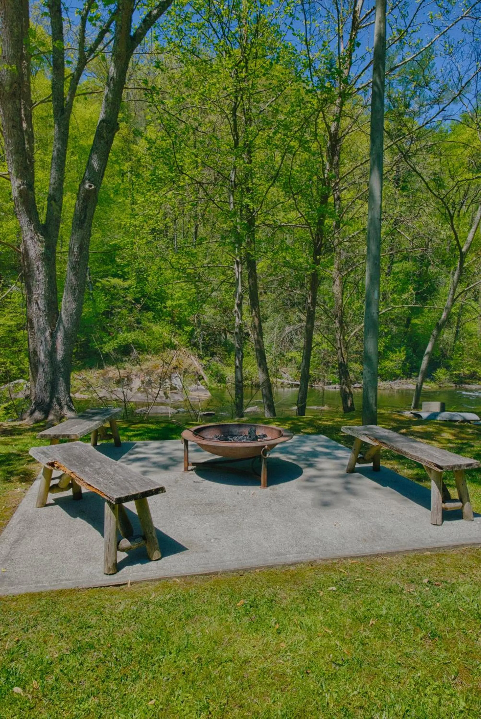 Spring in Historic Tapoco Lodge Resort