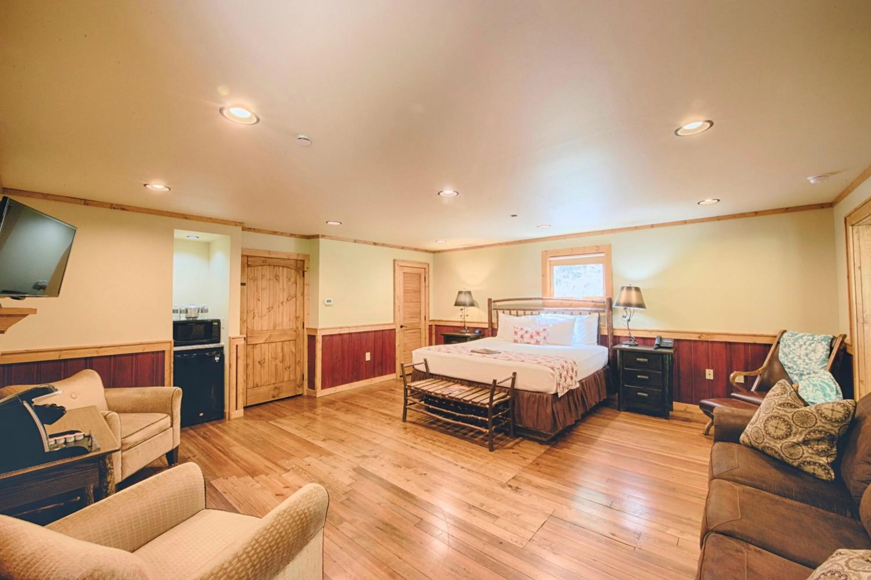 Bed in Historic Tapoco Lodge Resort