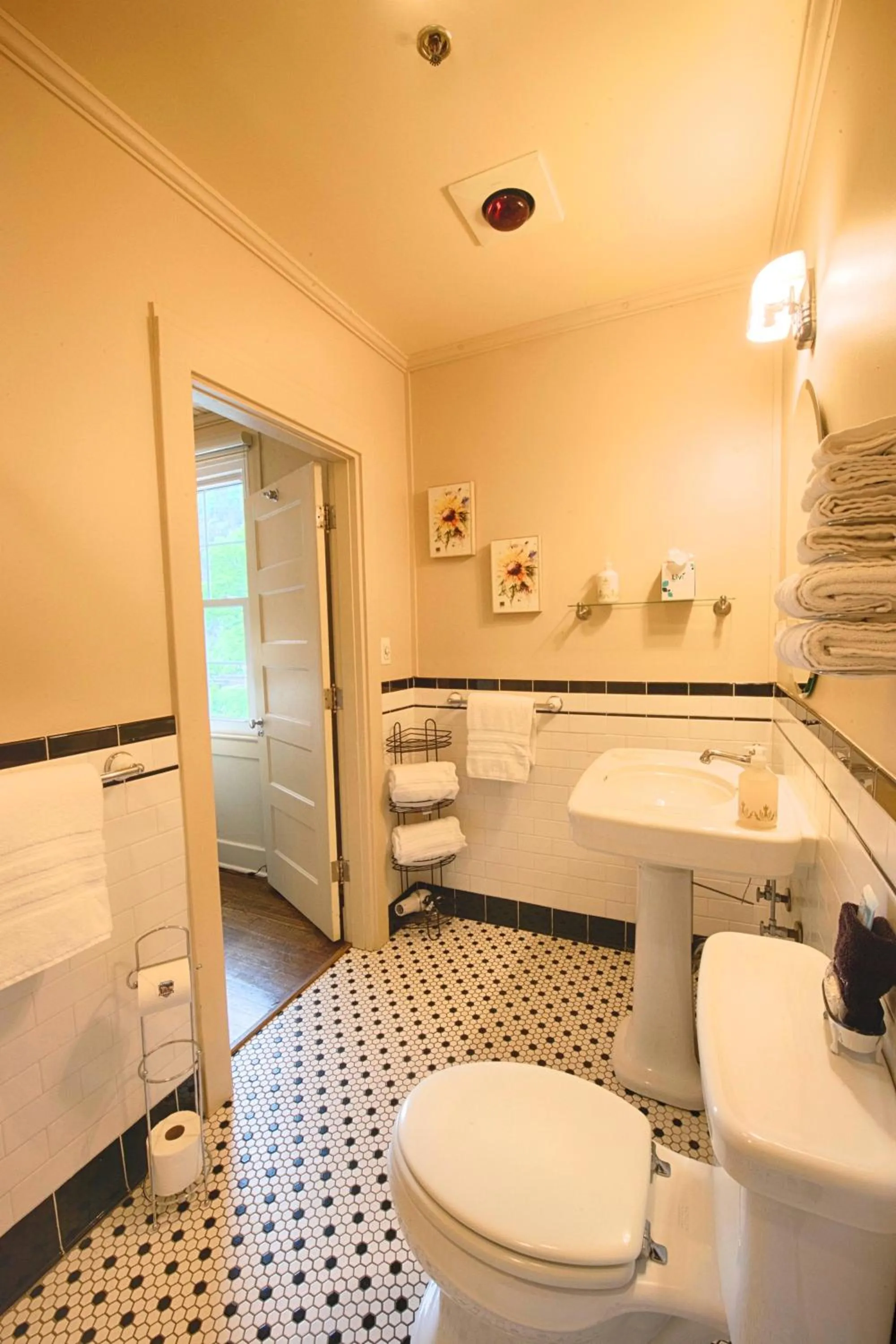 Shower in Historic Tapoco Lodge Resort