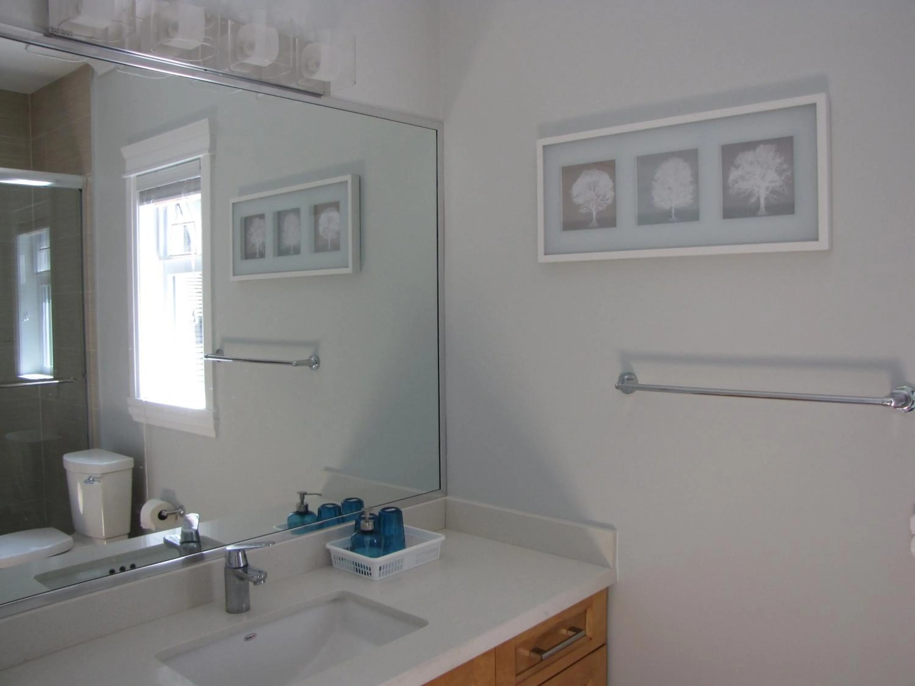 King Room with Balcony in Riverfront Bed and Breakfast
