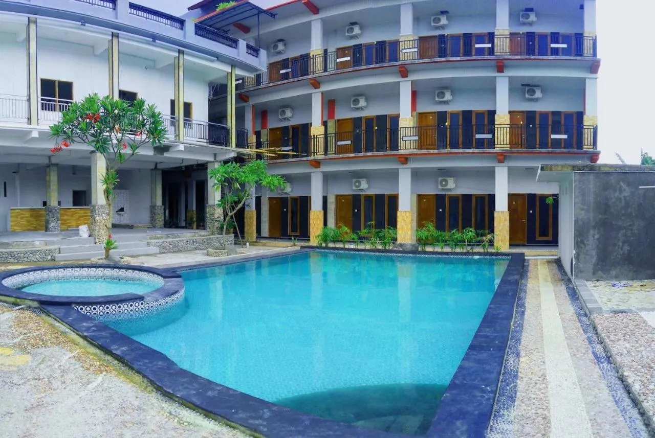 Swimming pool in Jaya Phita