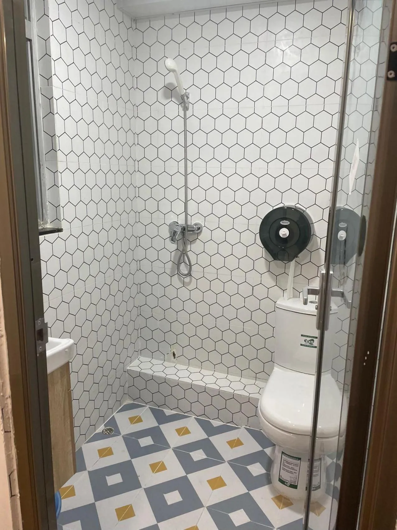 Bathroom in Timehouse Hong Kong Hostel Group