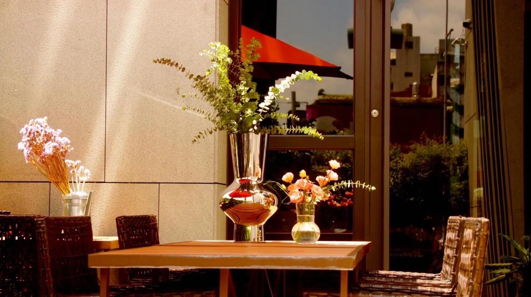 Restaurant/places to eat in South Urban Hotel