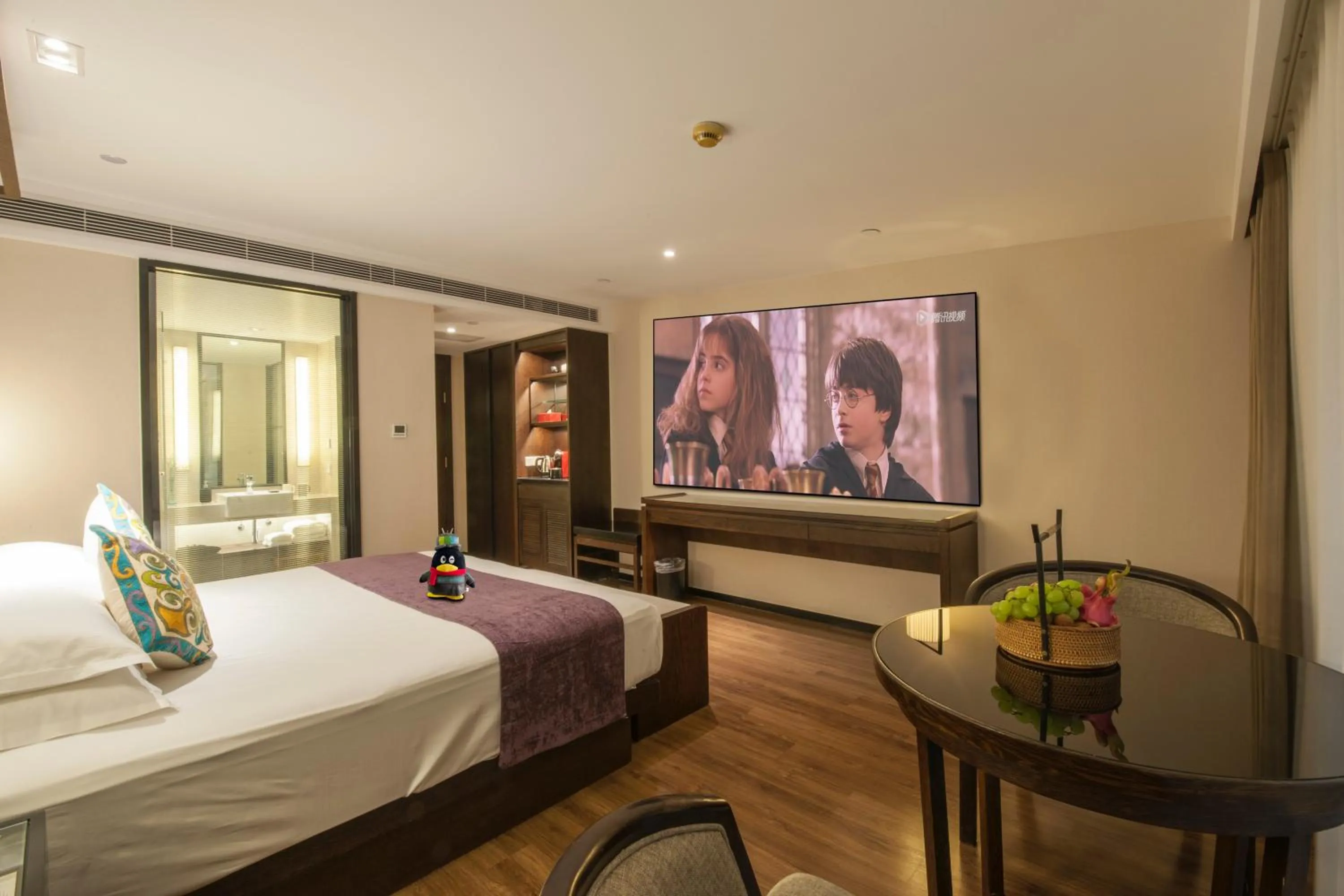 TV and multimedia, Bed in SSAW Boutique Shanghai South Xuhui RiYueGuang