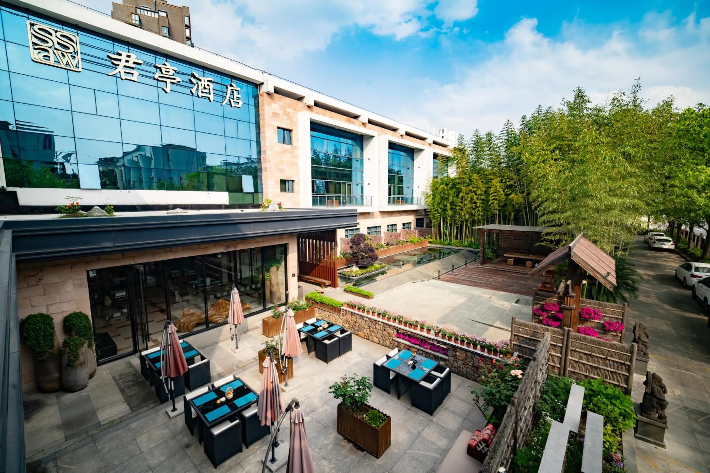 Garden in SSAW Boutique Shanghai South Xuhui RiYueGuang