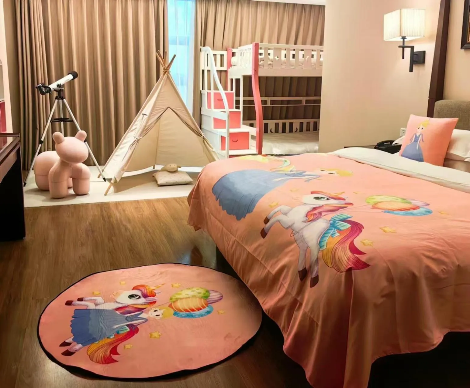 Bed in SSAW Boutique Shanghai South Xuhui RiYueGuang