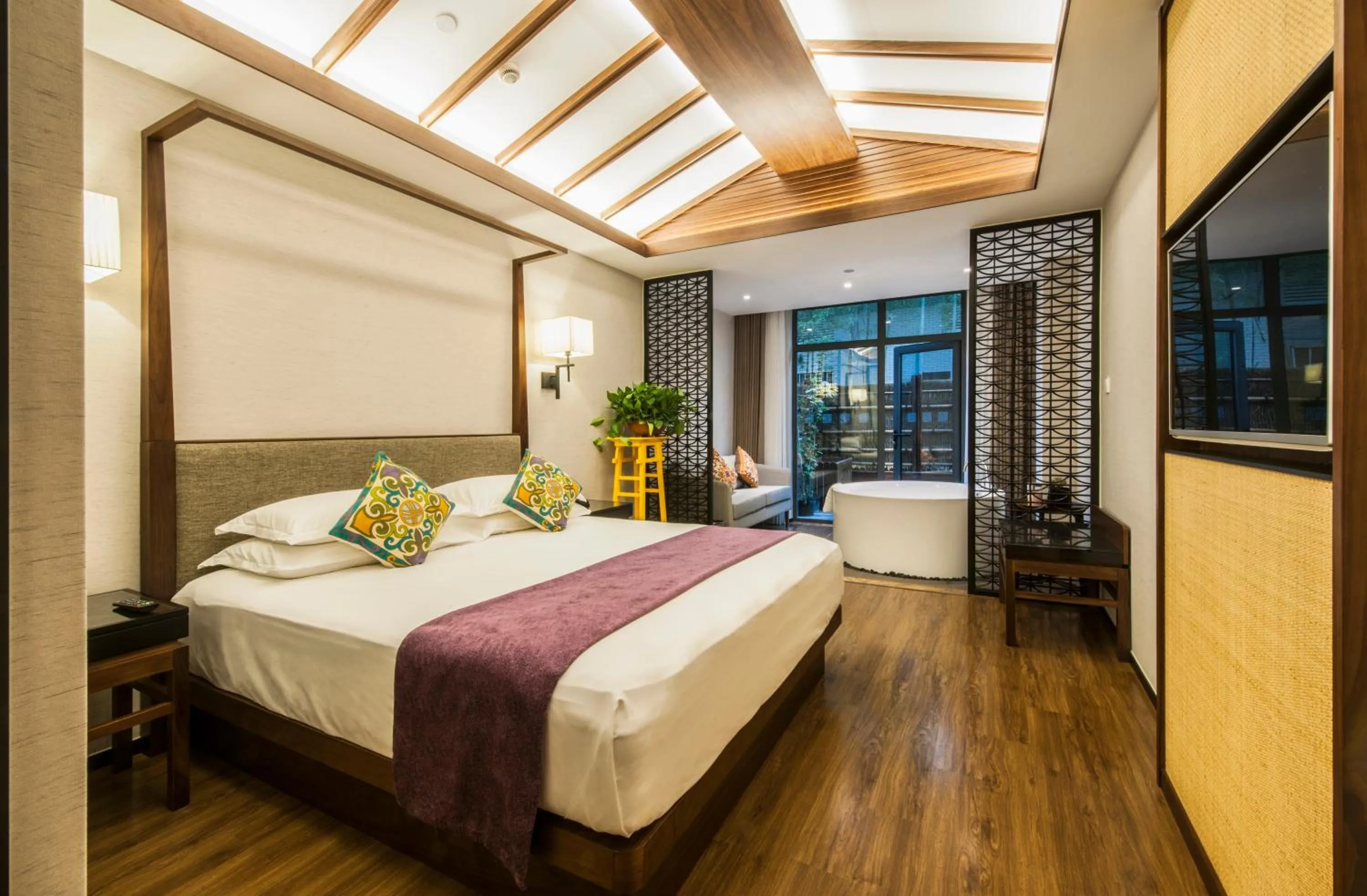 Photo of the whole room, Bed in SSAW Boutique Shanghai South Xuhui RiYueGuang