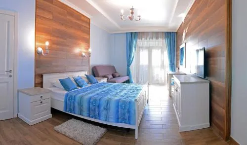 Marseille Resort