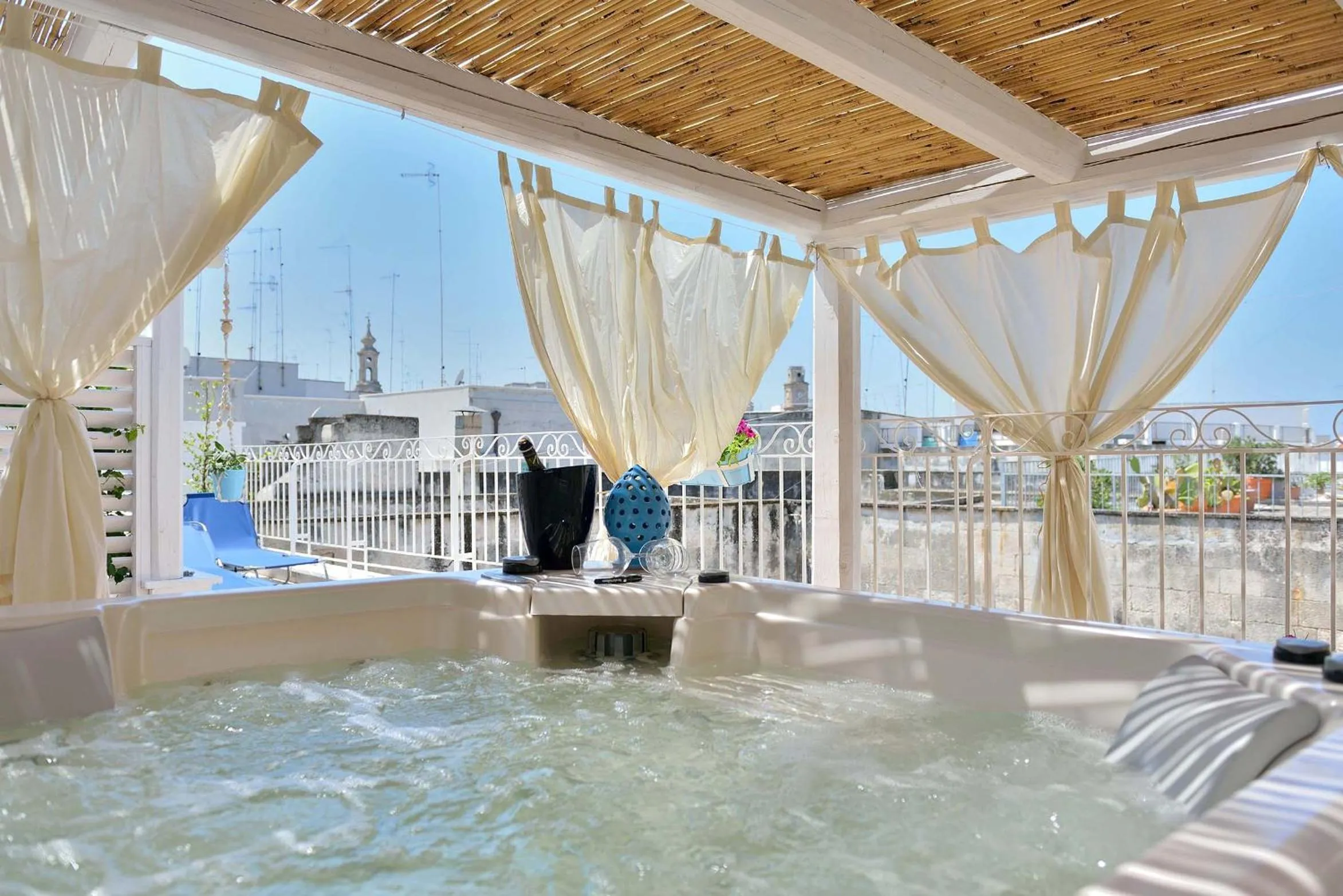 Hot Tub in Palazzo Kapece