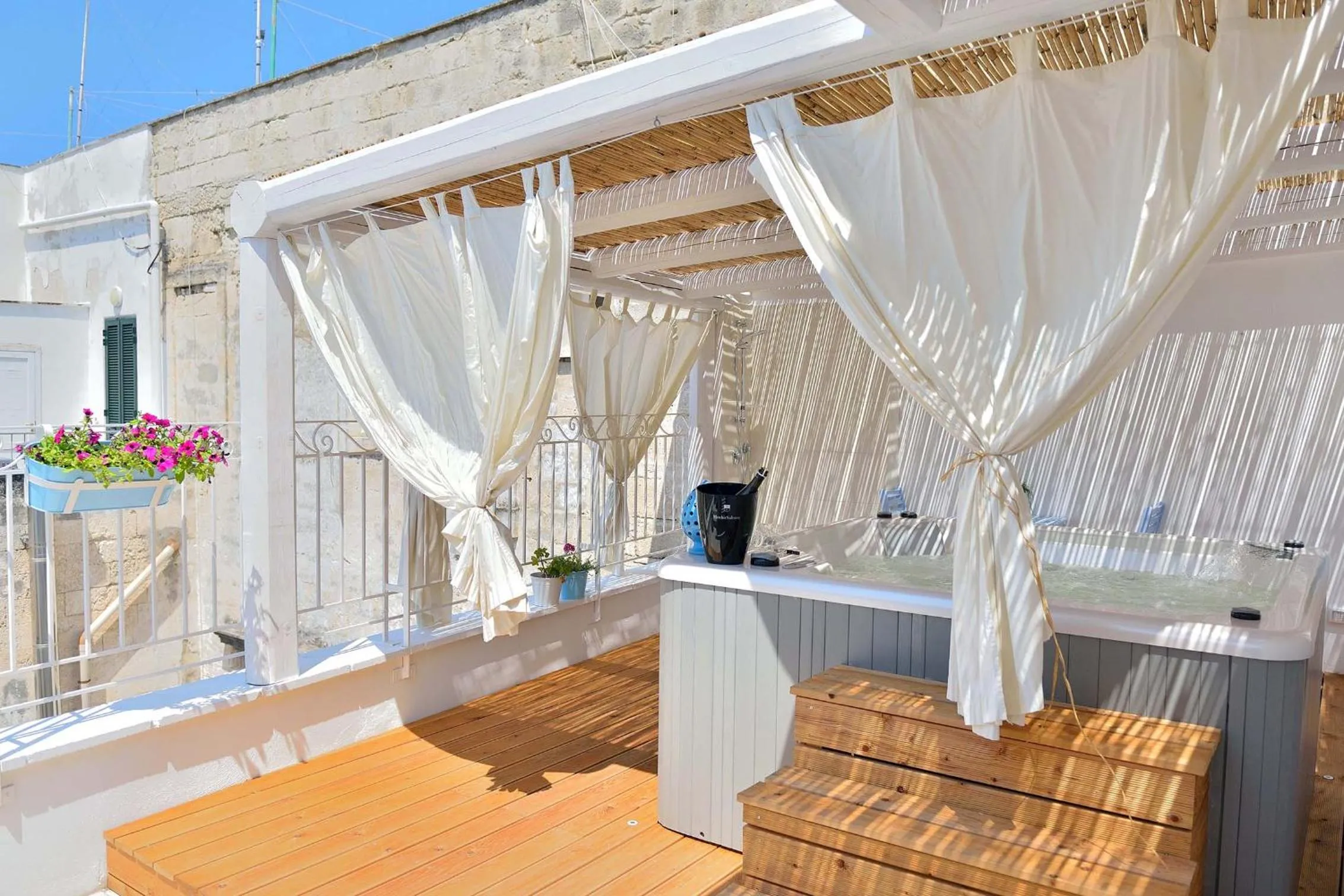 Hot Tub in Palazzo Kapece