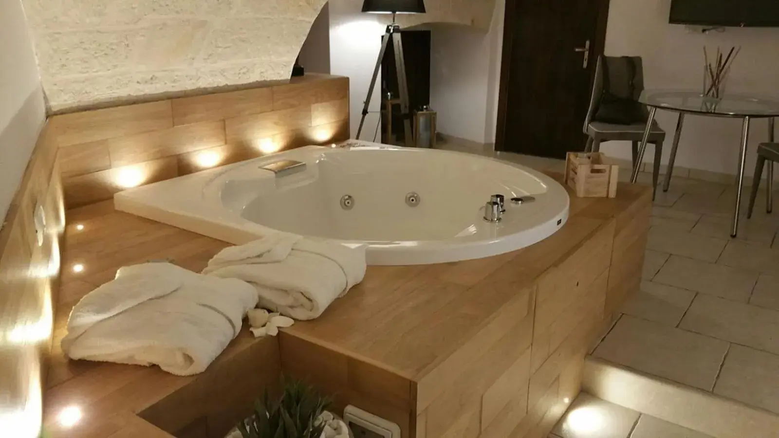 Queen Suite with Spa Bath in Palazzo Kapece Queen Suite with Spa Bath in Palazzo Kapece