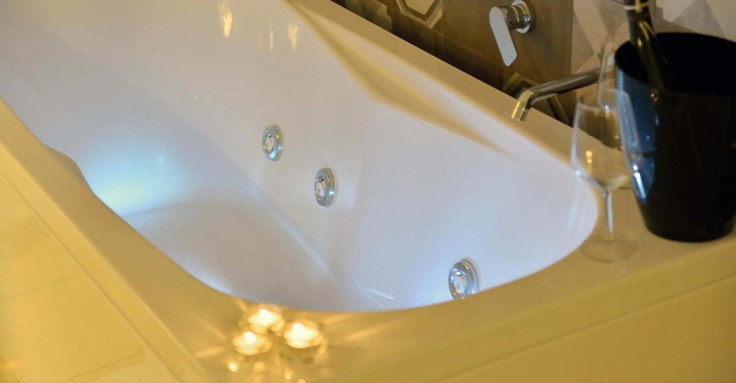 Hot Tub in Palazzo Kapece