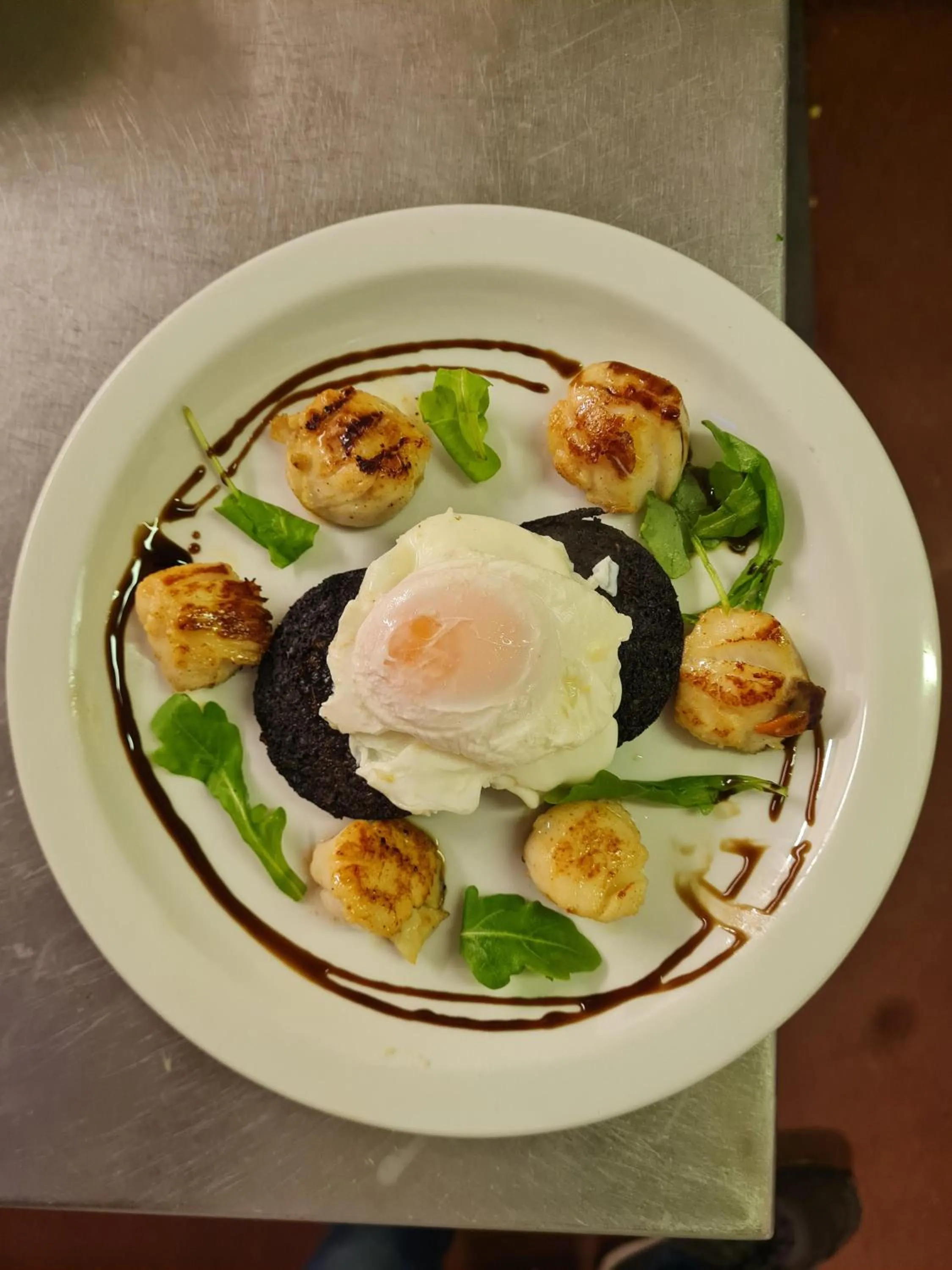 Food and drinks in The Crown Hotel