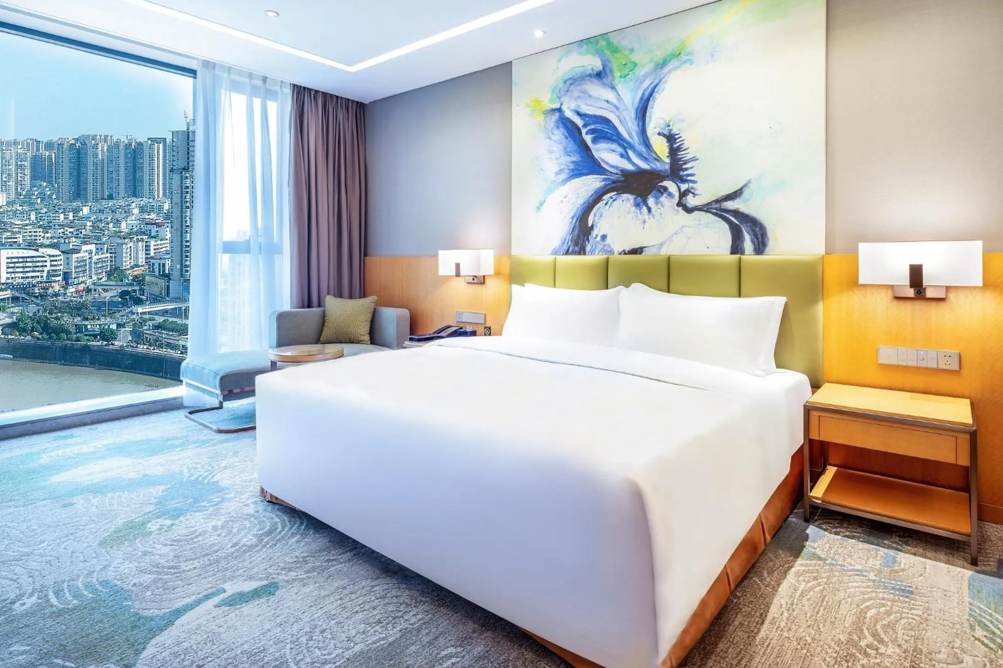 Photo of the whole room, Bed in Holiday Inn Neijiang Riverside by IHG