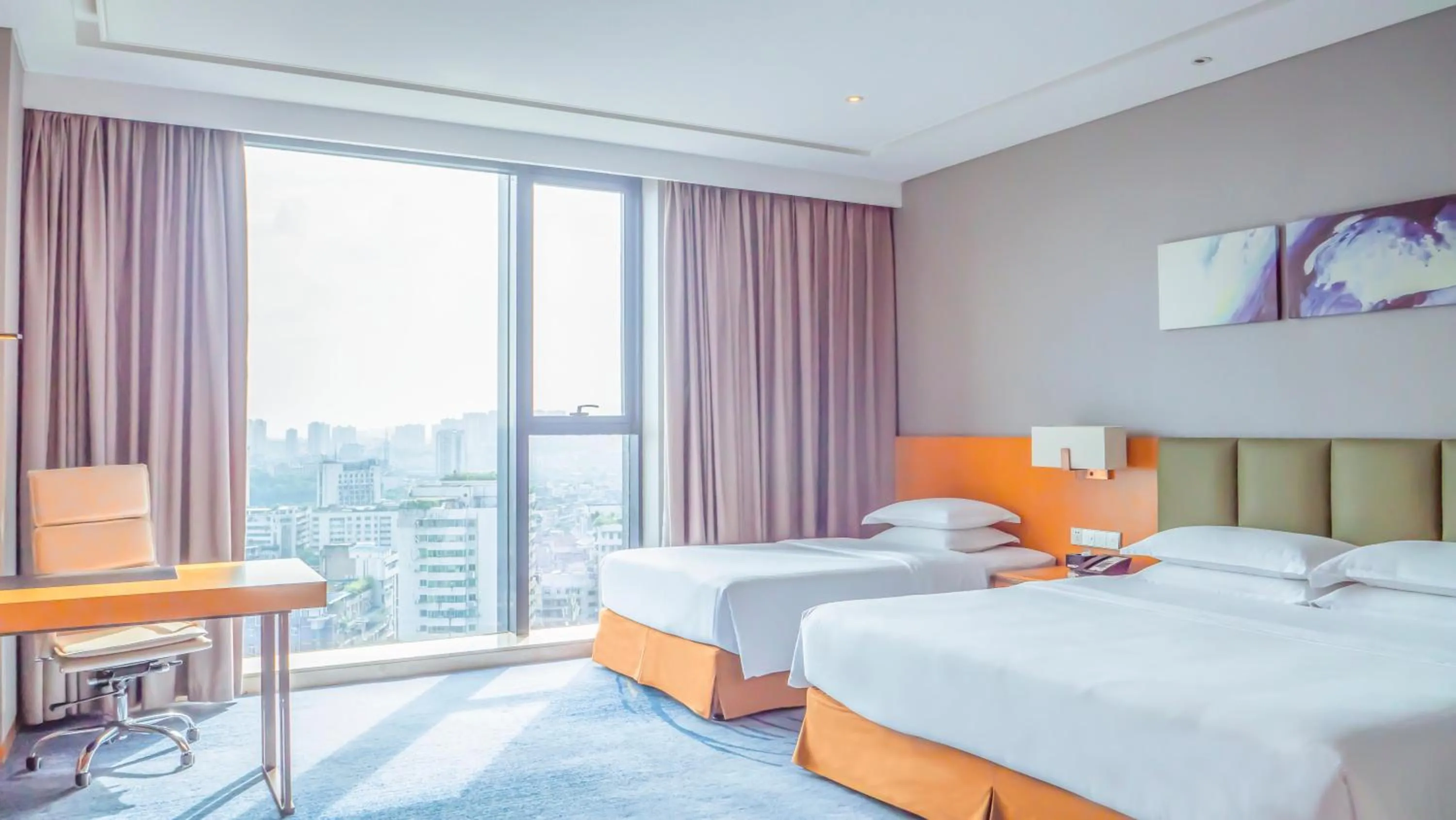 Photo of the whole room, Bed in Holiday Inn Neijiang Riverside by IHG