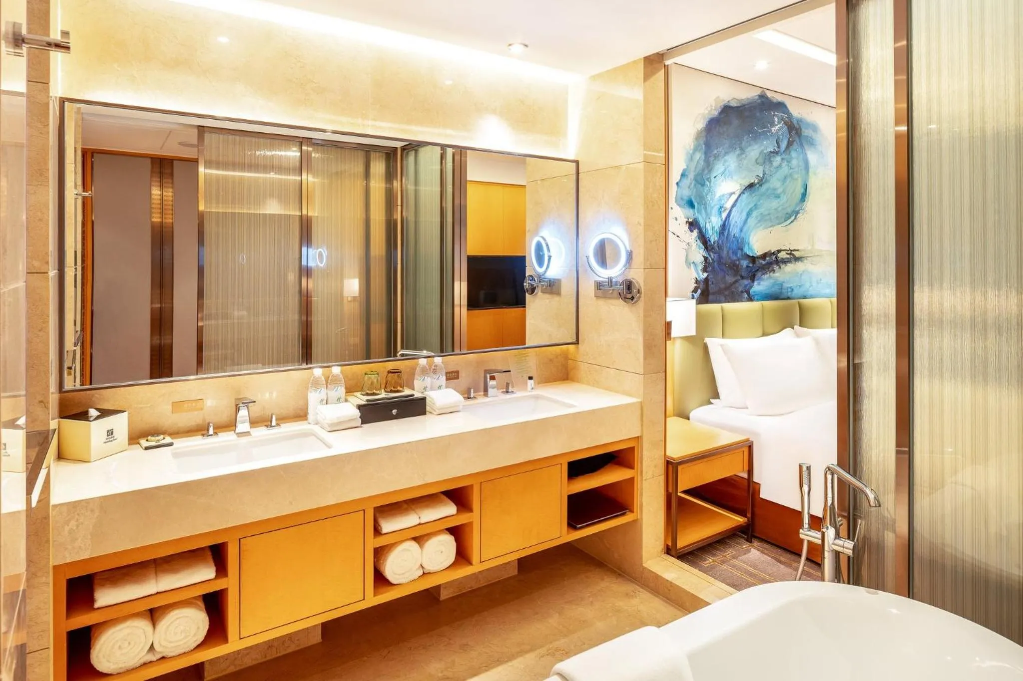 Bedroom, Bed in Holiday Inn Neijiang Riverside by IHG