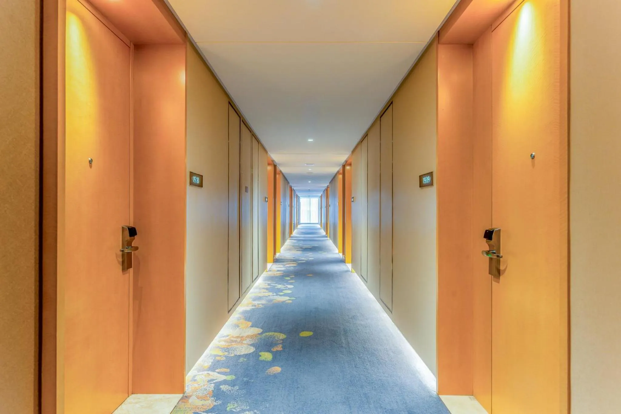 Lobby or reception in Holiday Inn Neijiang Riverside by IHG