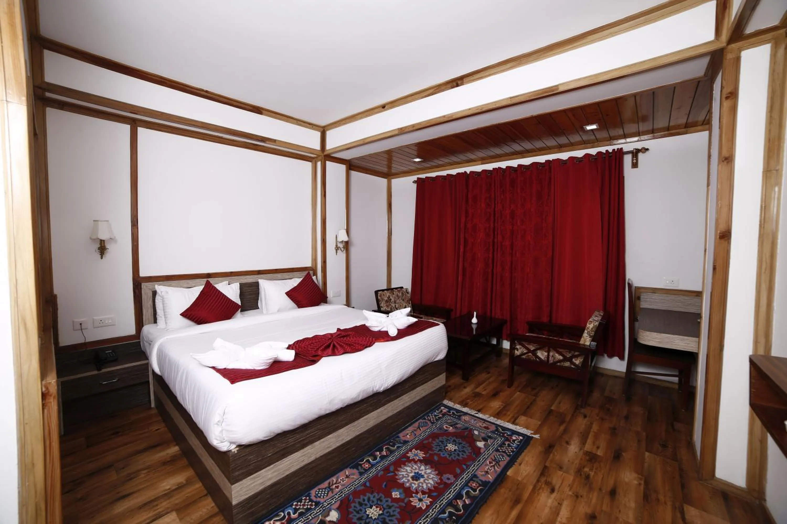 Photo of the whole room, Bed in Buddha Retreat