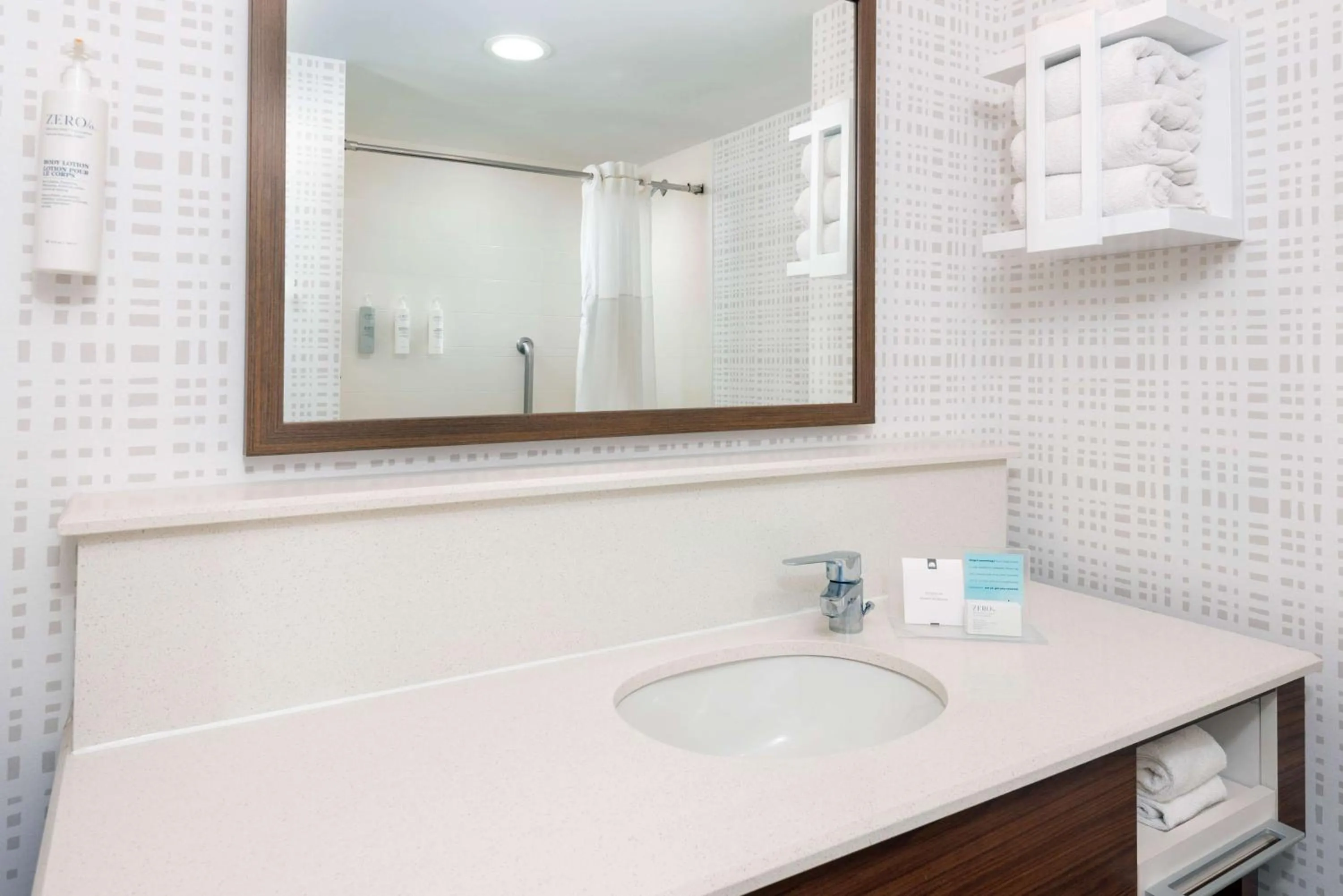 Bathroom in Hampton Inn and Suites Clearwater Beach