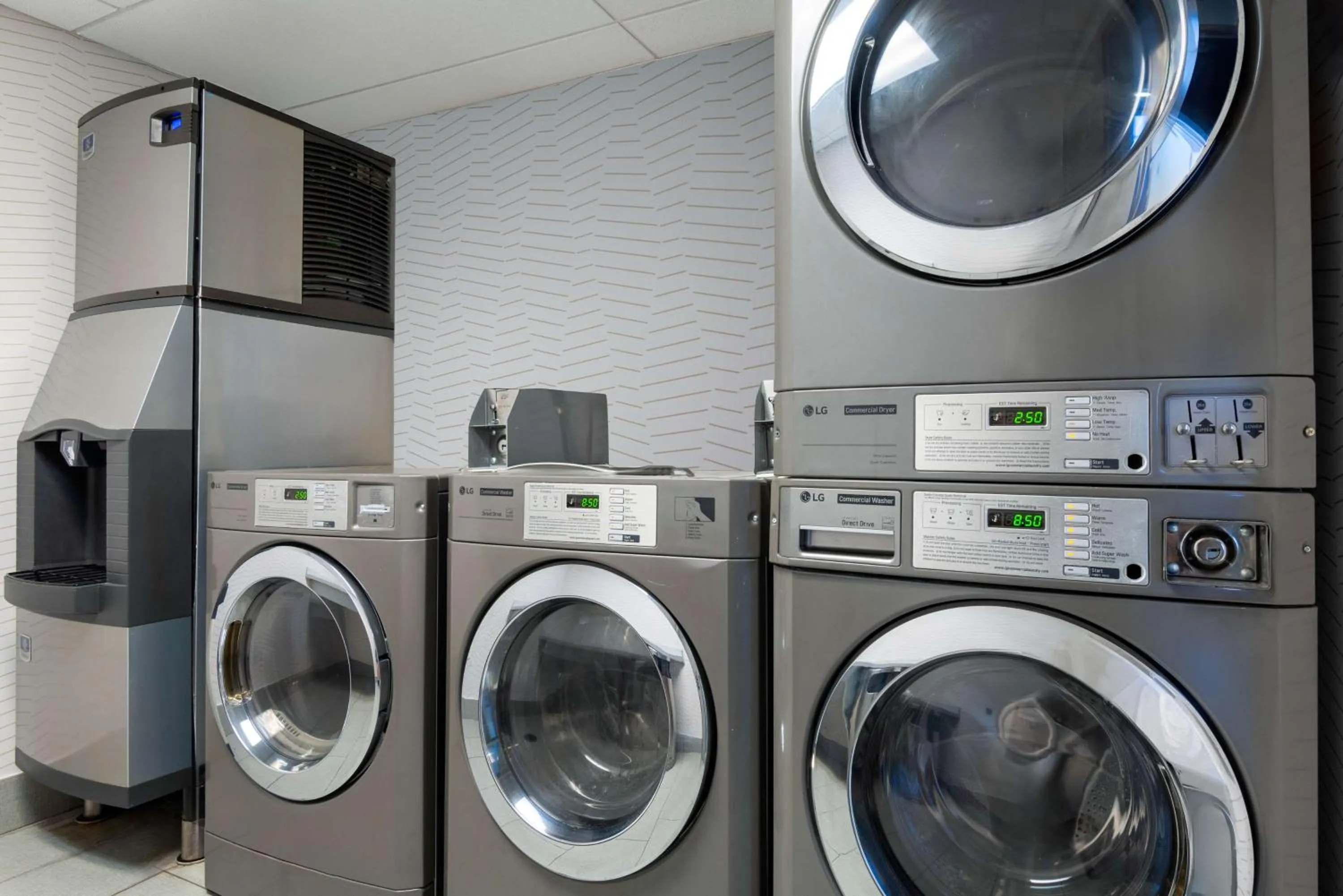 laundry in Hampton Inn and Suites Clearwater Beach