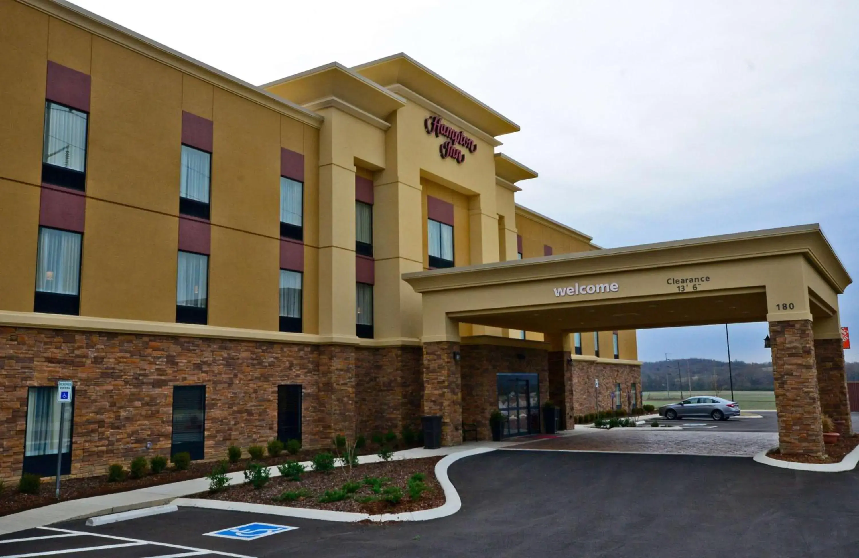 Property building in Hampton Inn Pulaski, TN Property building in Hampton Inn Pulaski, TN