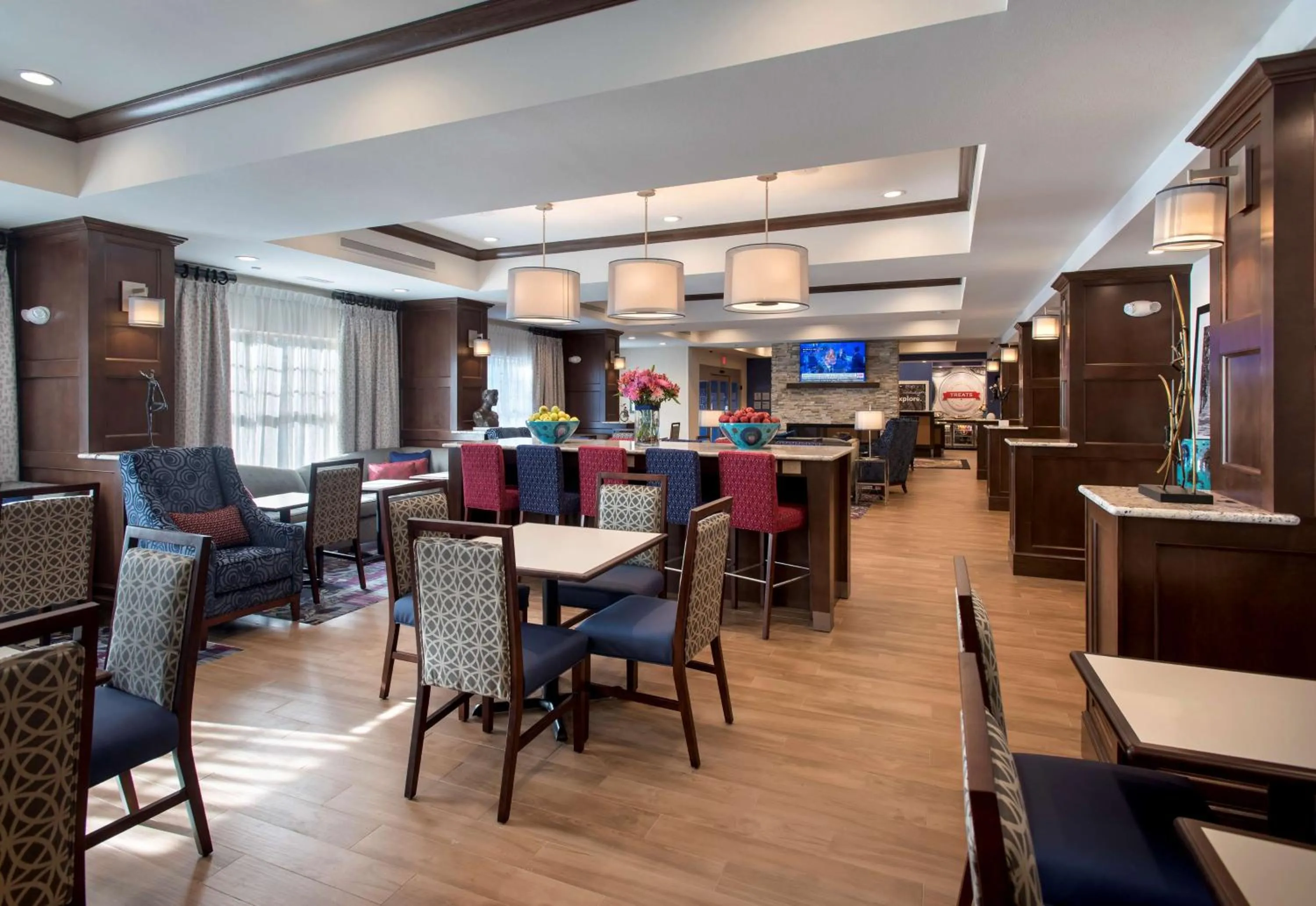 Dining area in Hampton Inn by Hilton New Paltz, NY