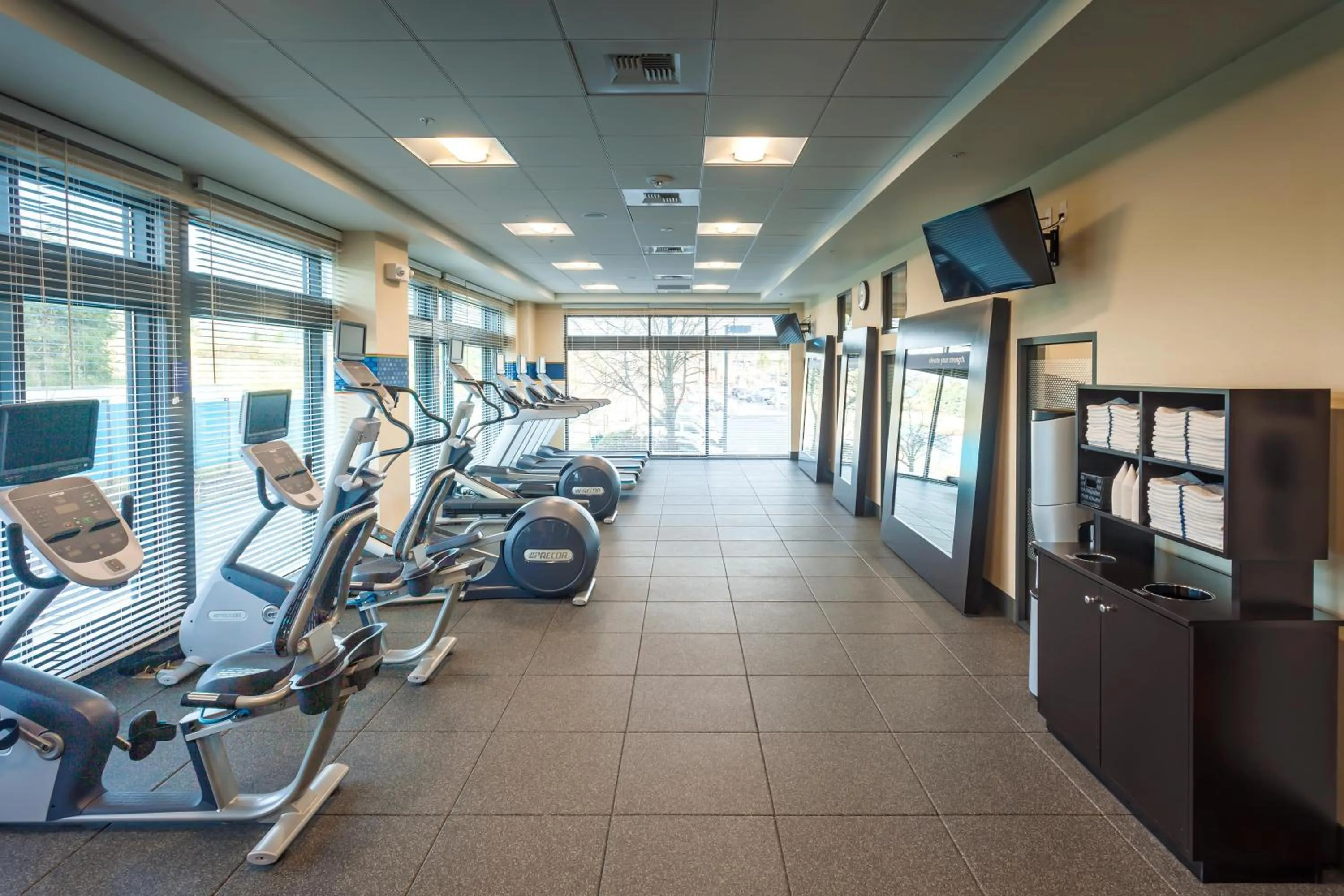 Fitness centre/facilities in Hampton Inn & Suites by Hilton Seattle/Northgate