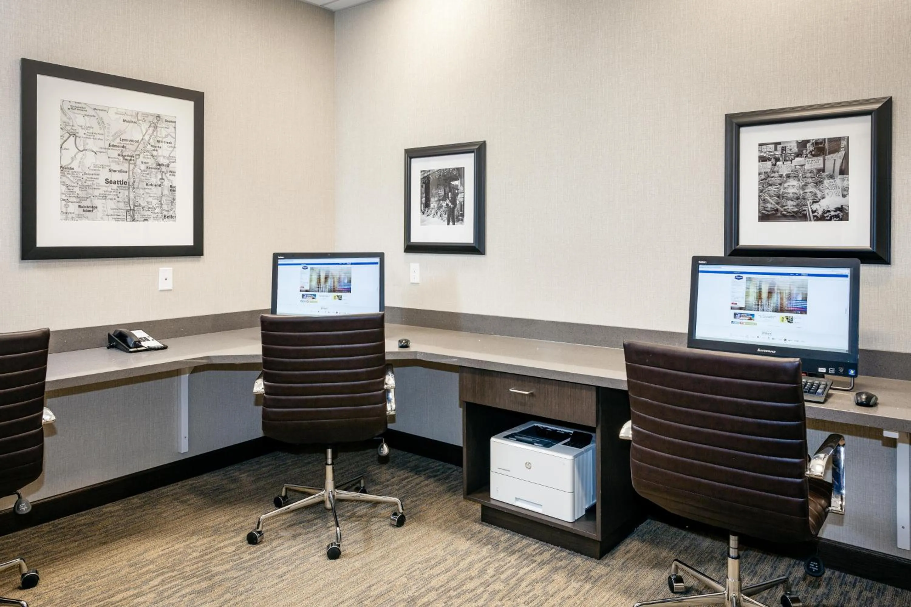 Business facilities in Hampton Inn & Suites by Hilton Seattle/Northgate