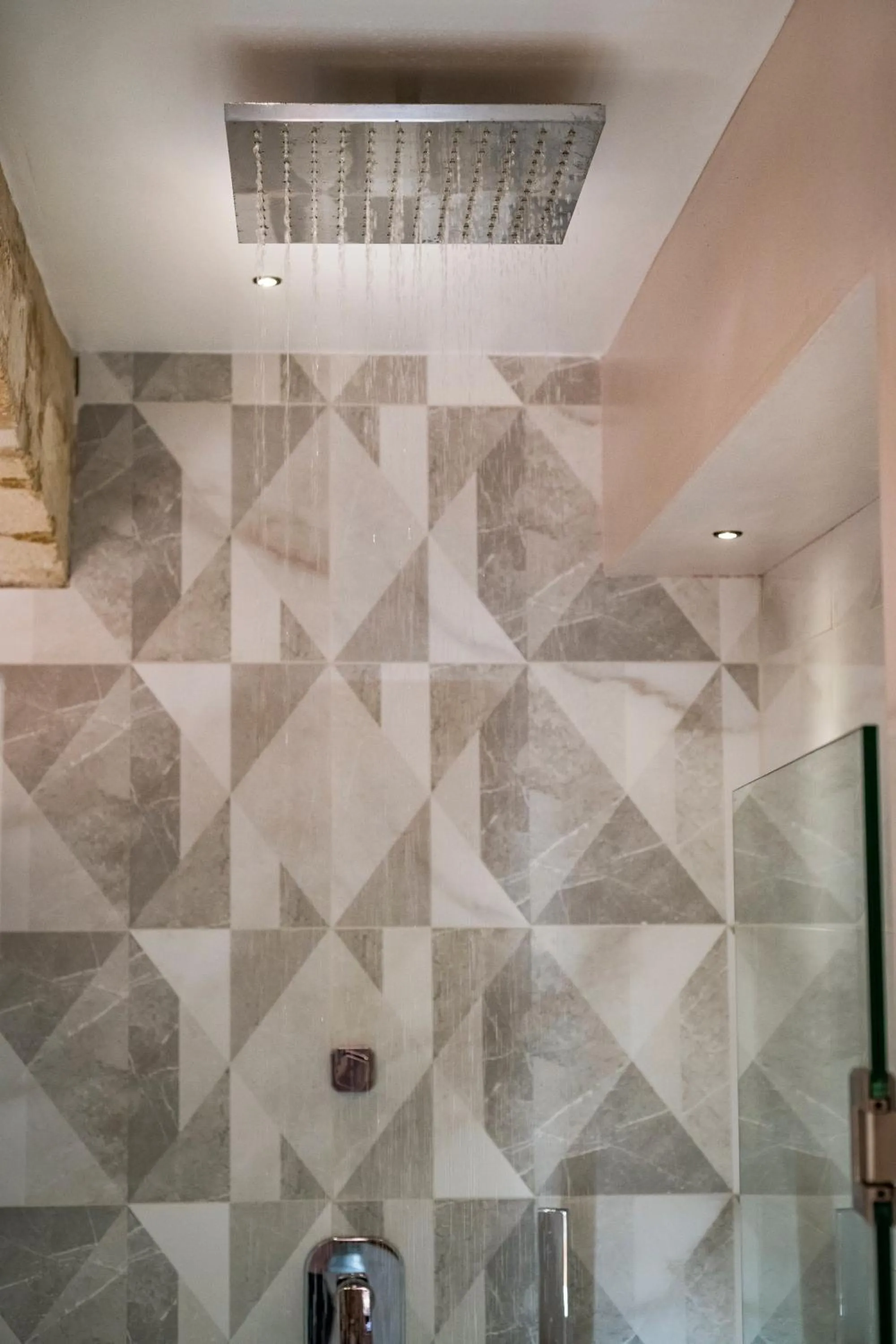 Shower in Residenza Vranas Boutique Hotel