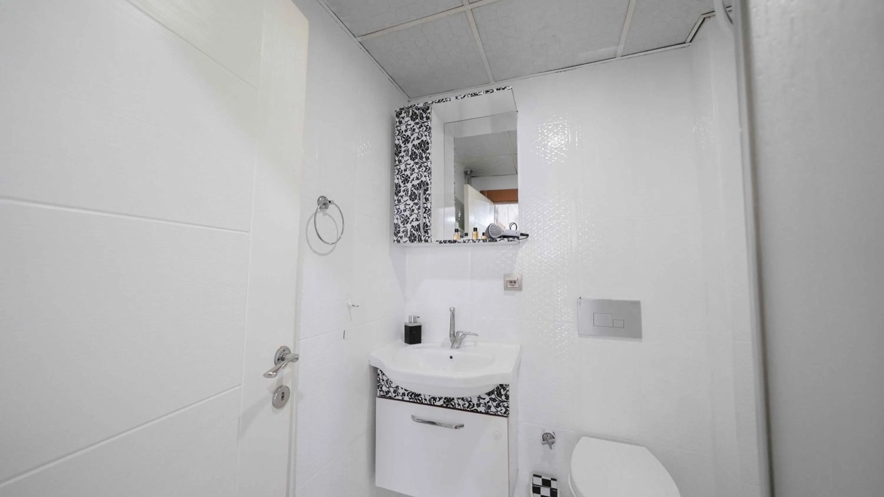 Shower in Duman Safir Rezidans